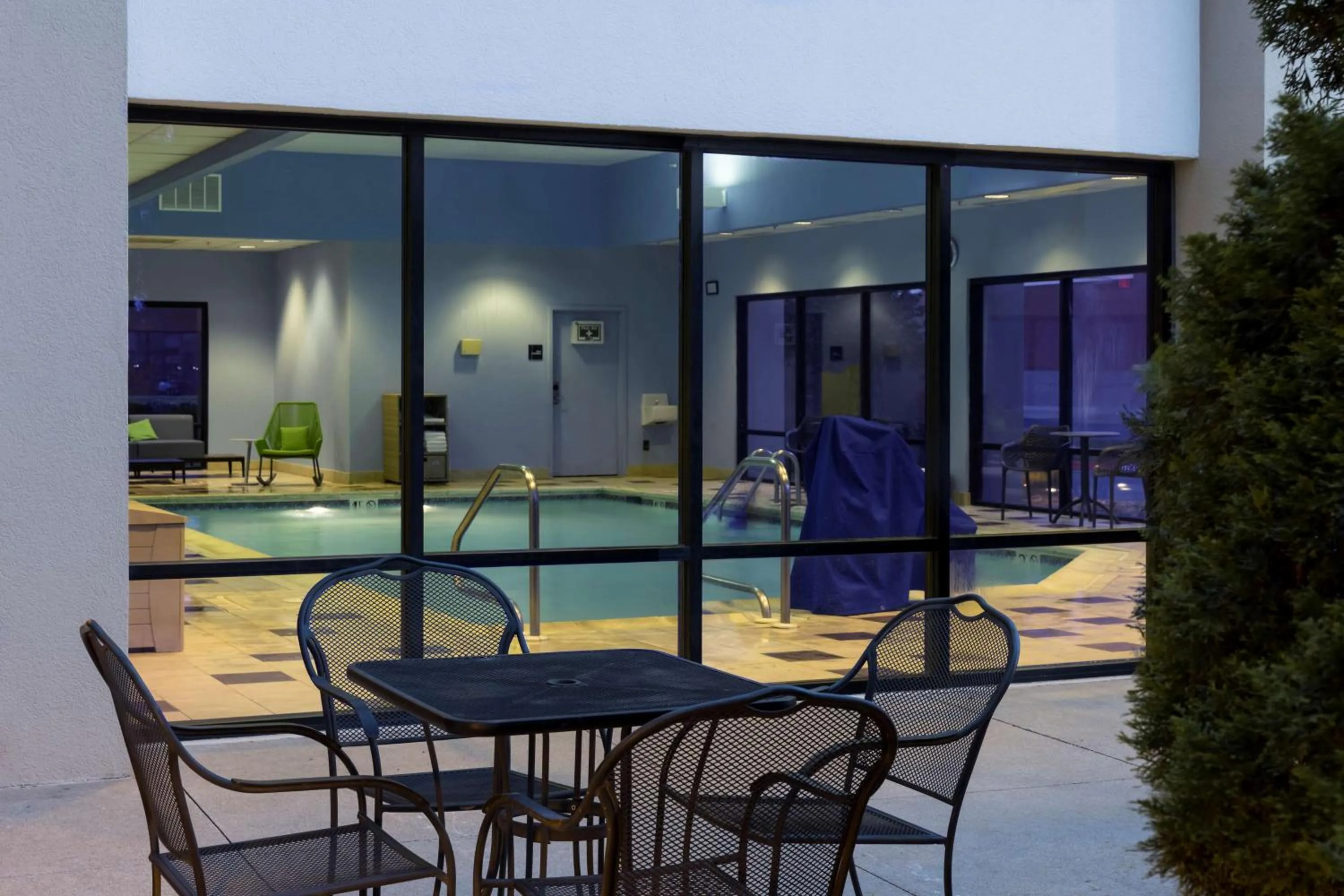 Pool view in Hampton Inn Bentonville-Rogers