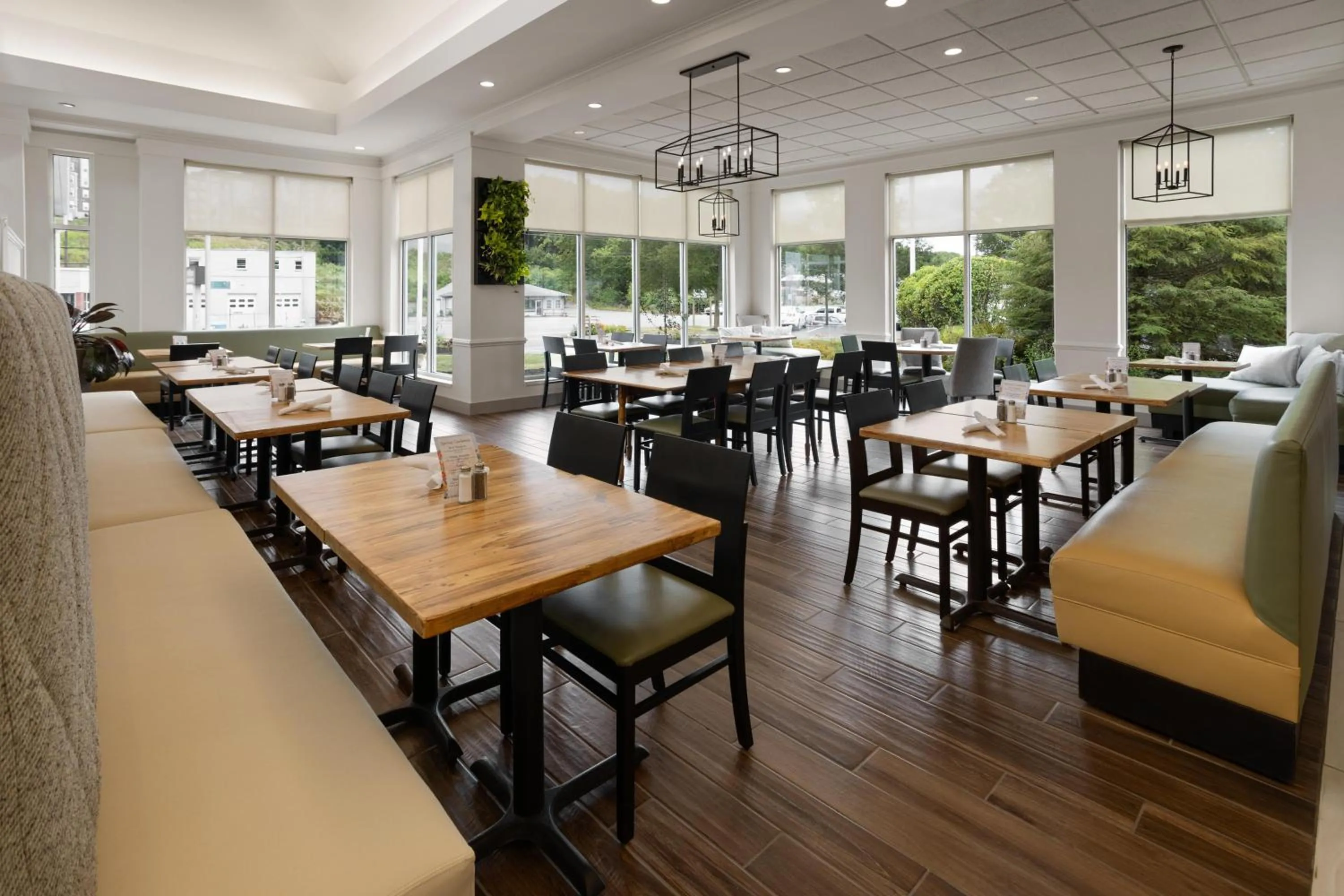 Restaurant/places to eat in Hilton Garden Inn State College
