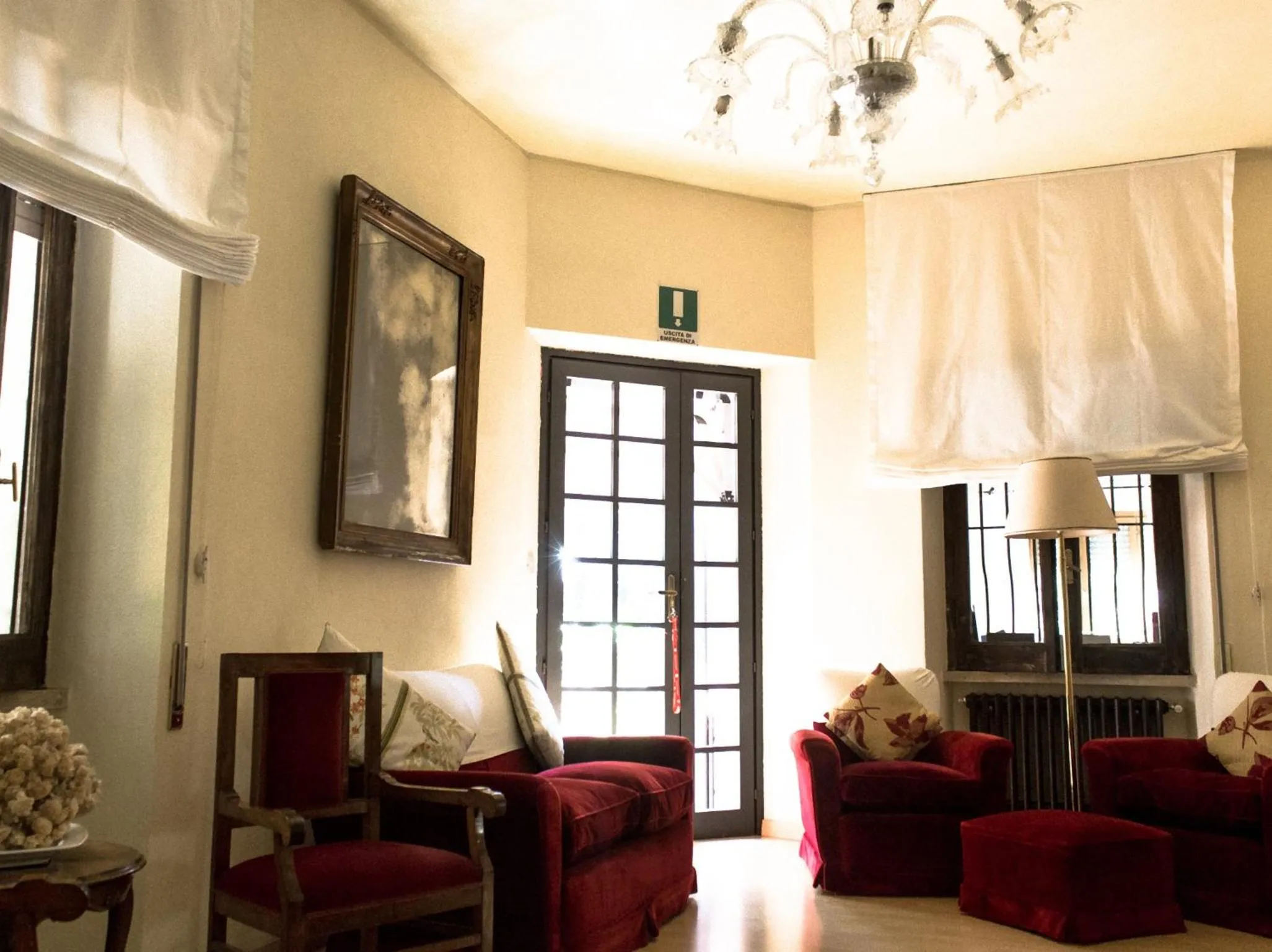 Communal lounge/ TV room in Hotel MariaLetizia