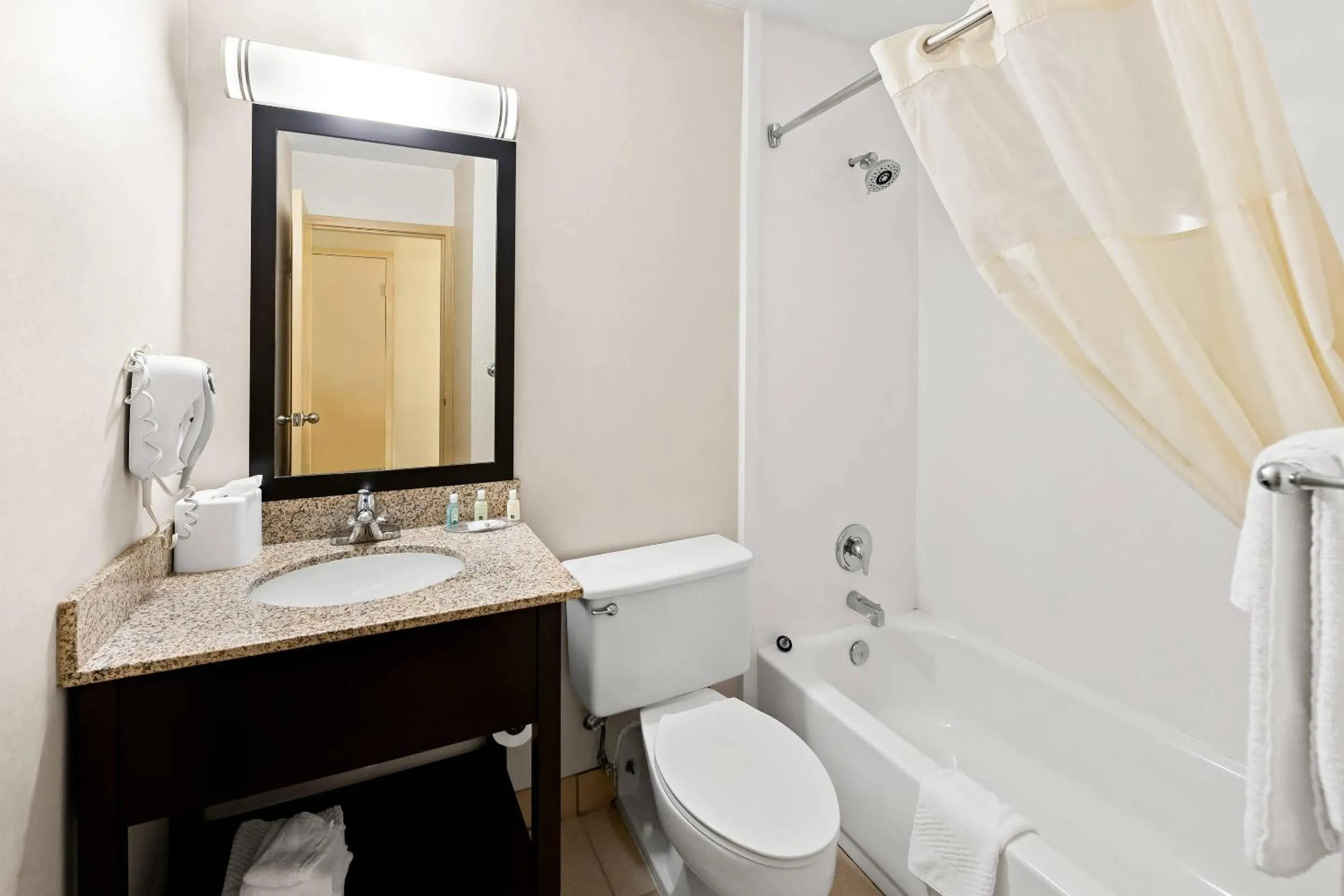 Bedroom in Quality Inn Dayton Airport