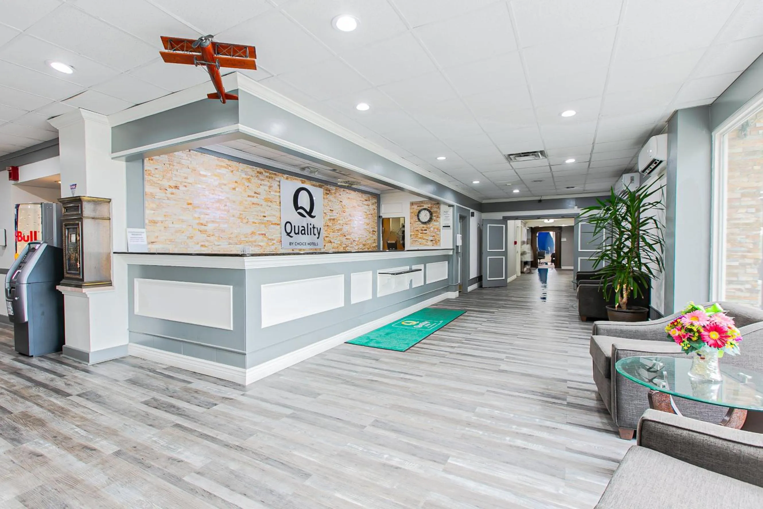 Lobby or reception in Quality Inn Dayton Airport