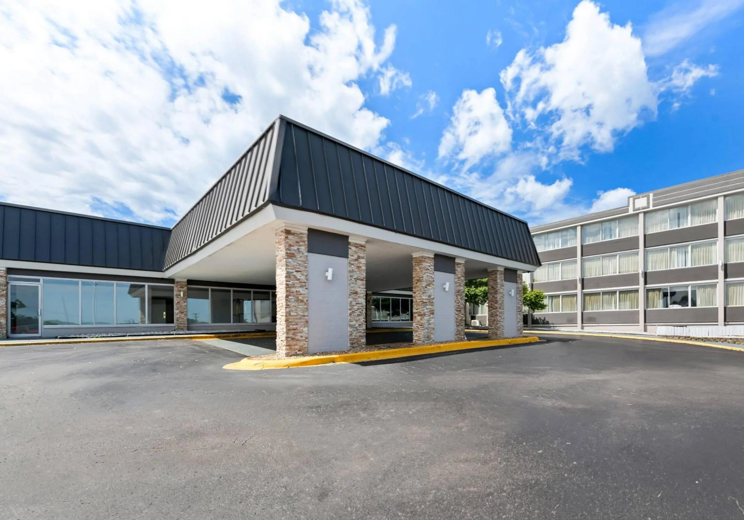 Property building in Quality Inn Dayton Airport