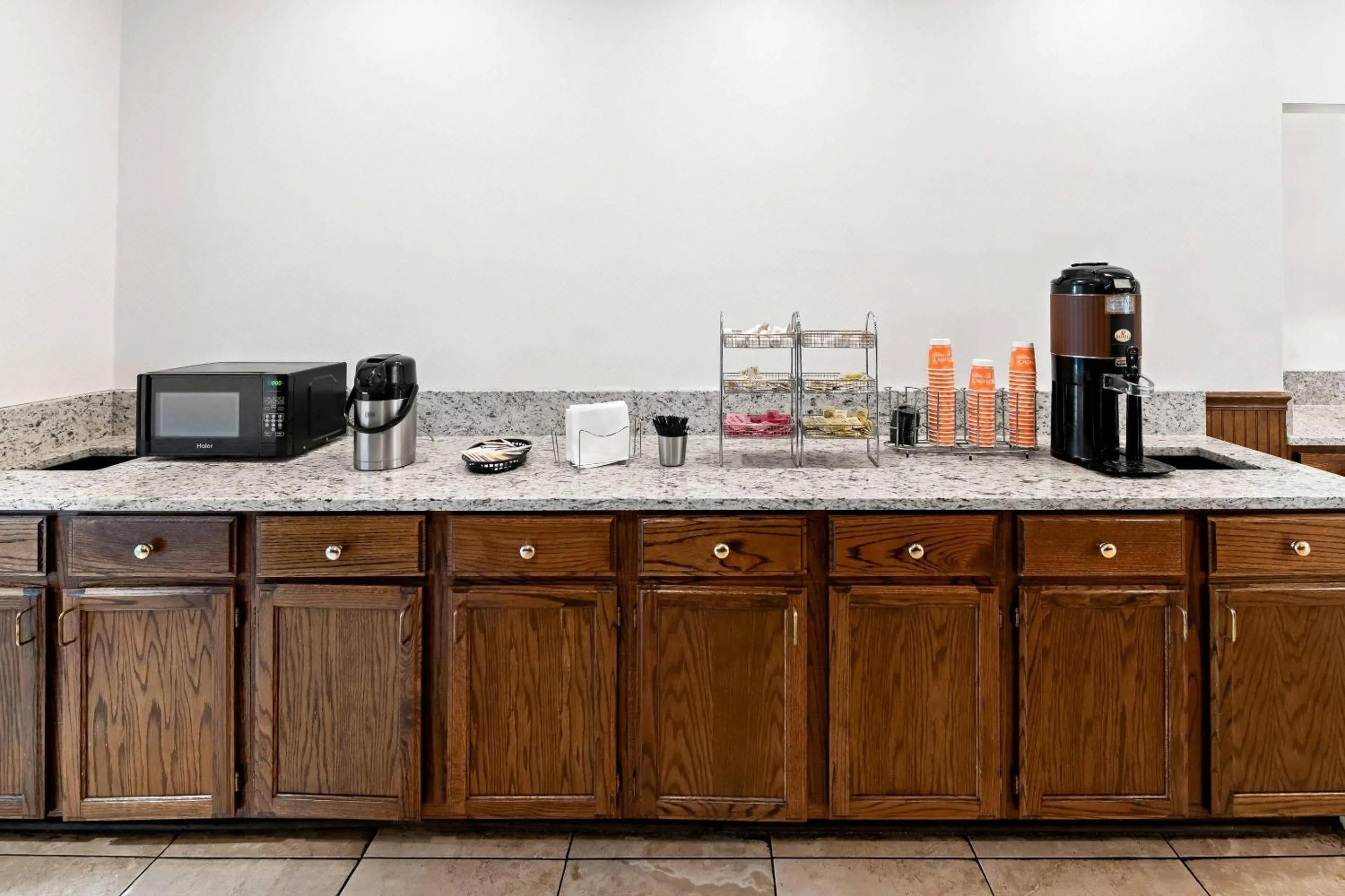 Breakfast in Quality Inn Dayton Airport