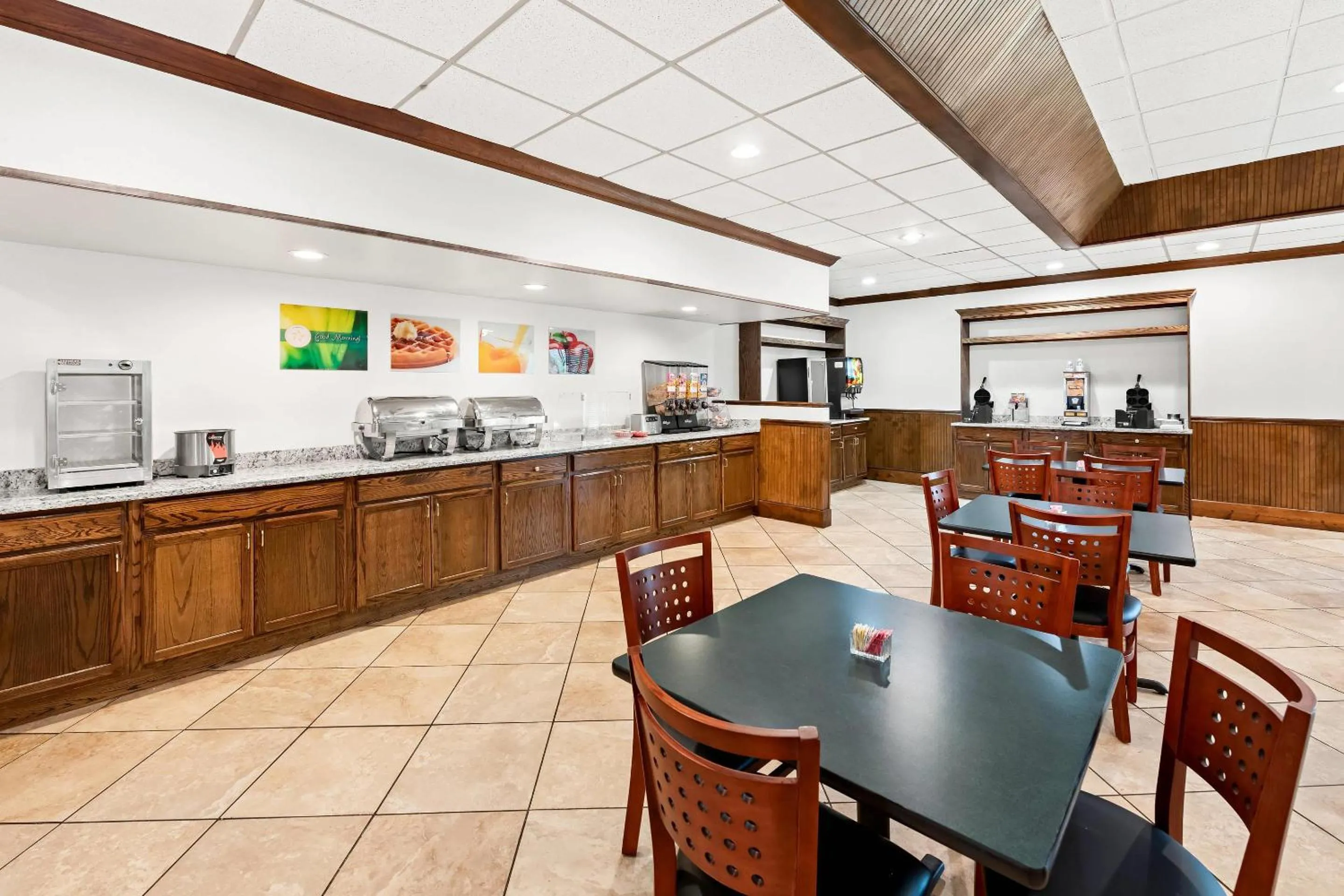 Breakfast in Quality Inn Dayton Airport