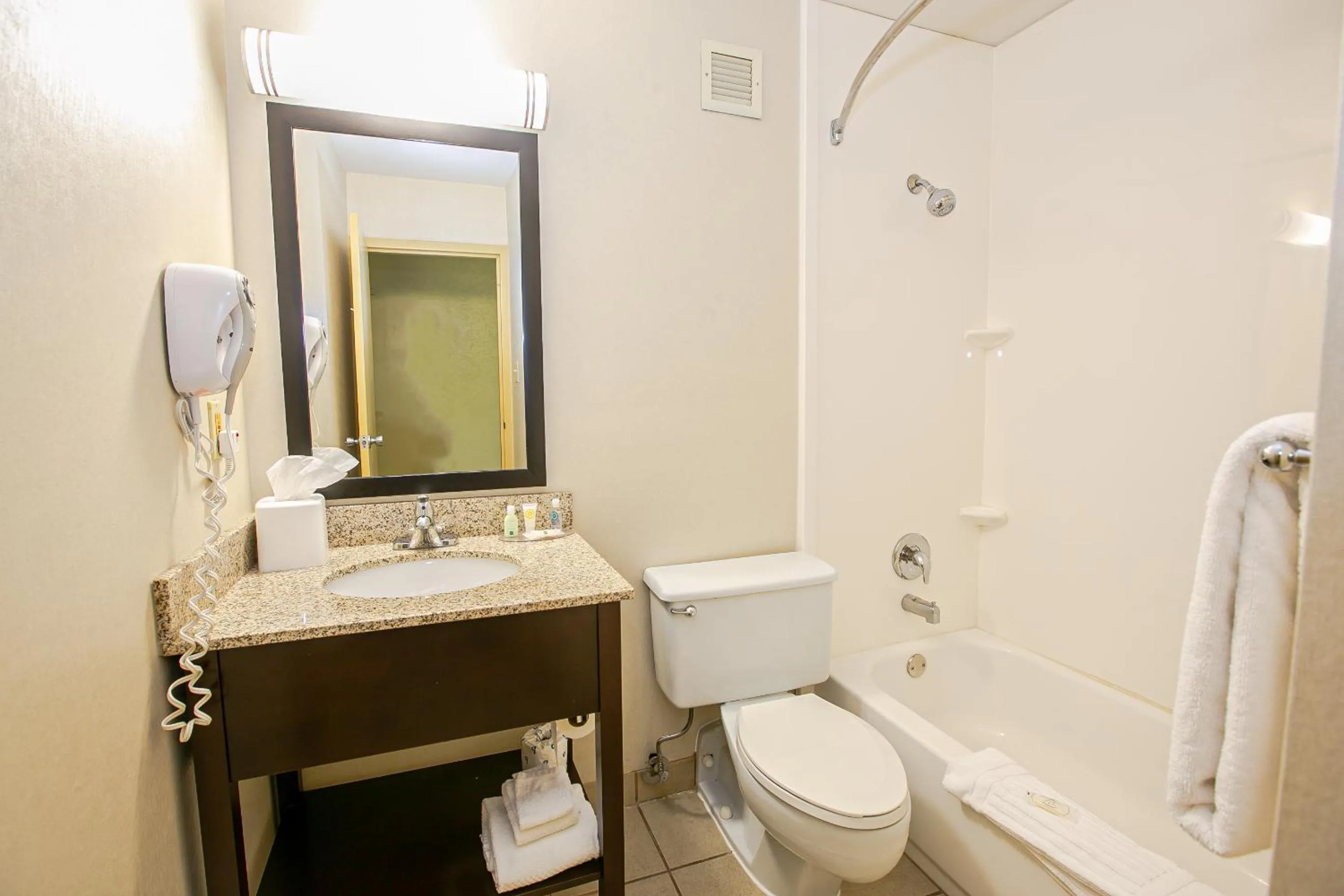 Bathroom in Quality Inn Dayton Airport