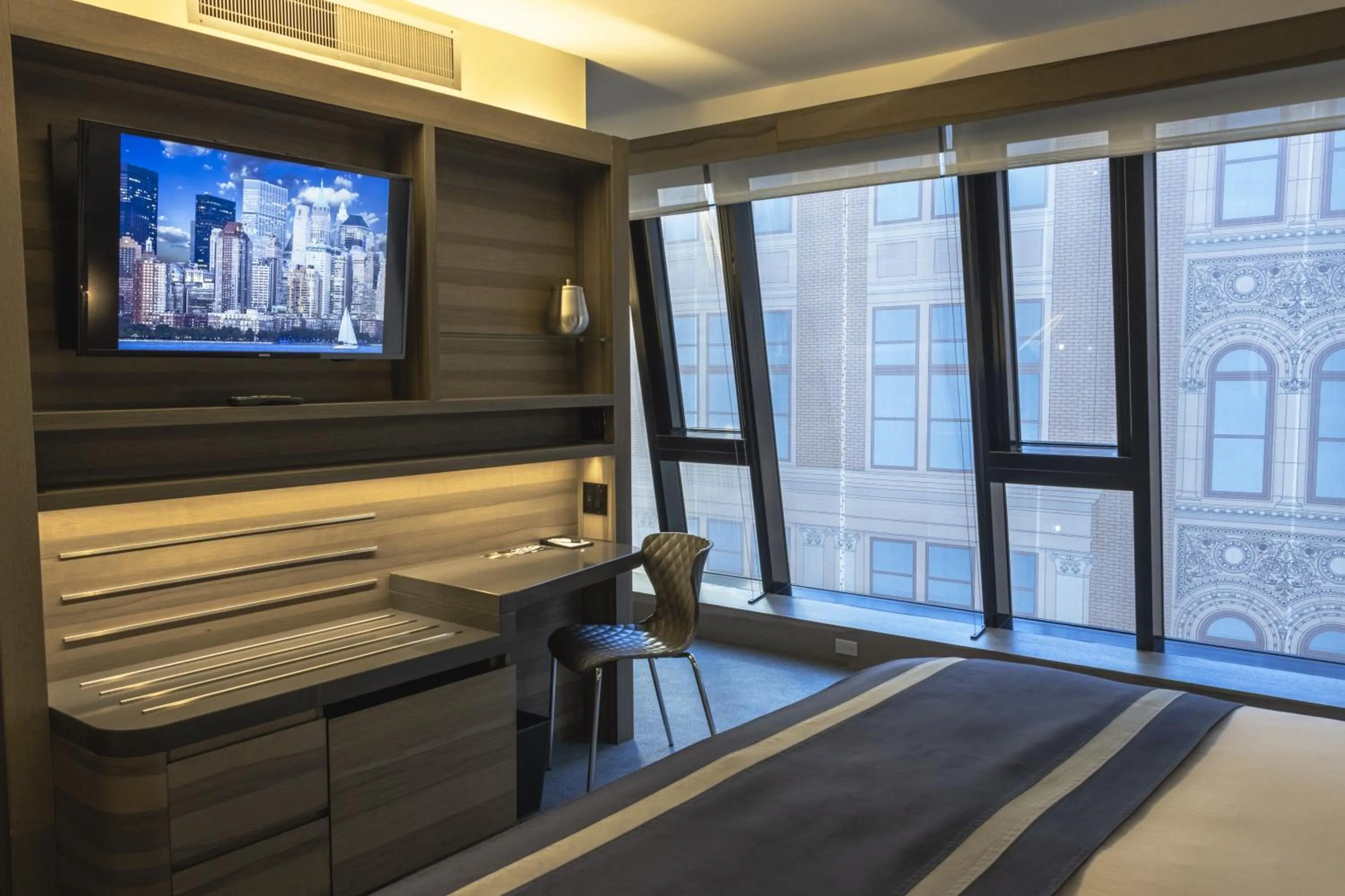 TV and multimedia, Bed in Carnegie Hotel