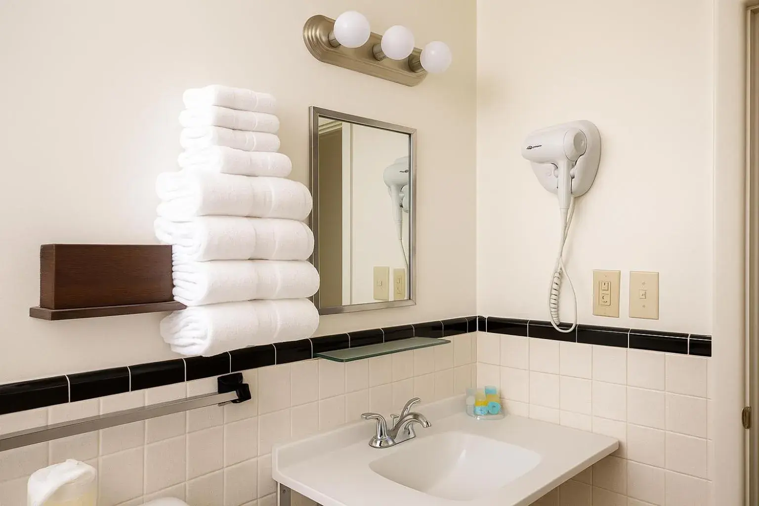 Double Room in Ventura Motel Double Room in Ventura Motel