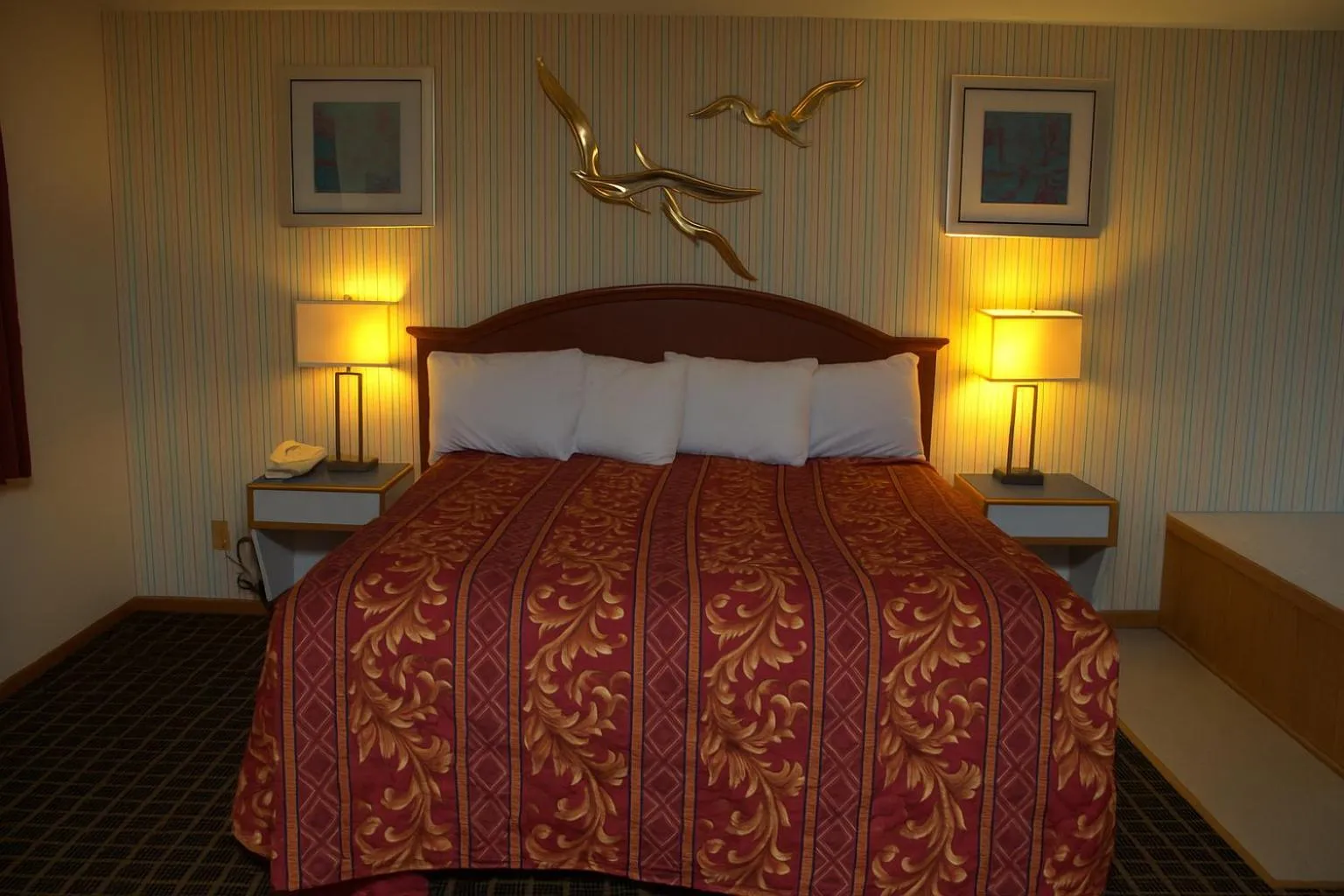 Bed in Ventura Motel