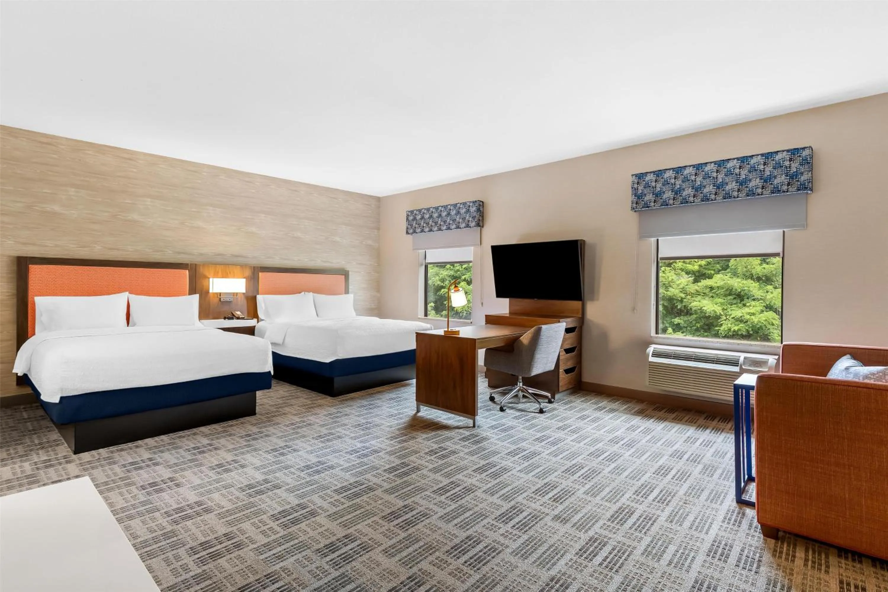 Bedroom, Bed in Hampton Inn & Suites Grove City