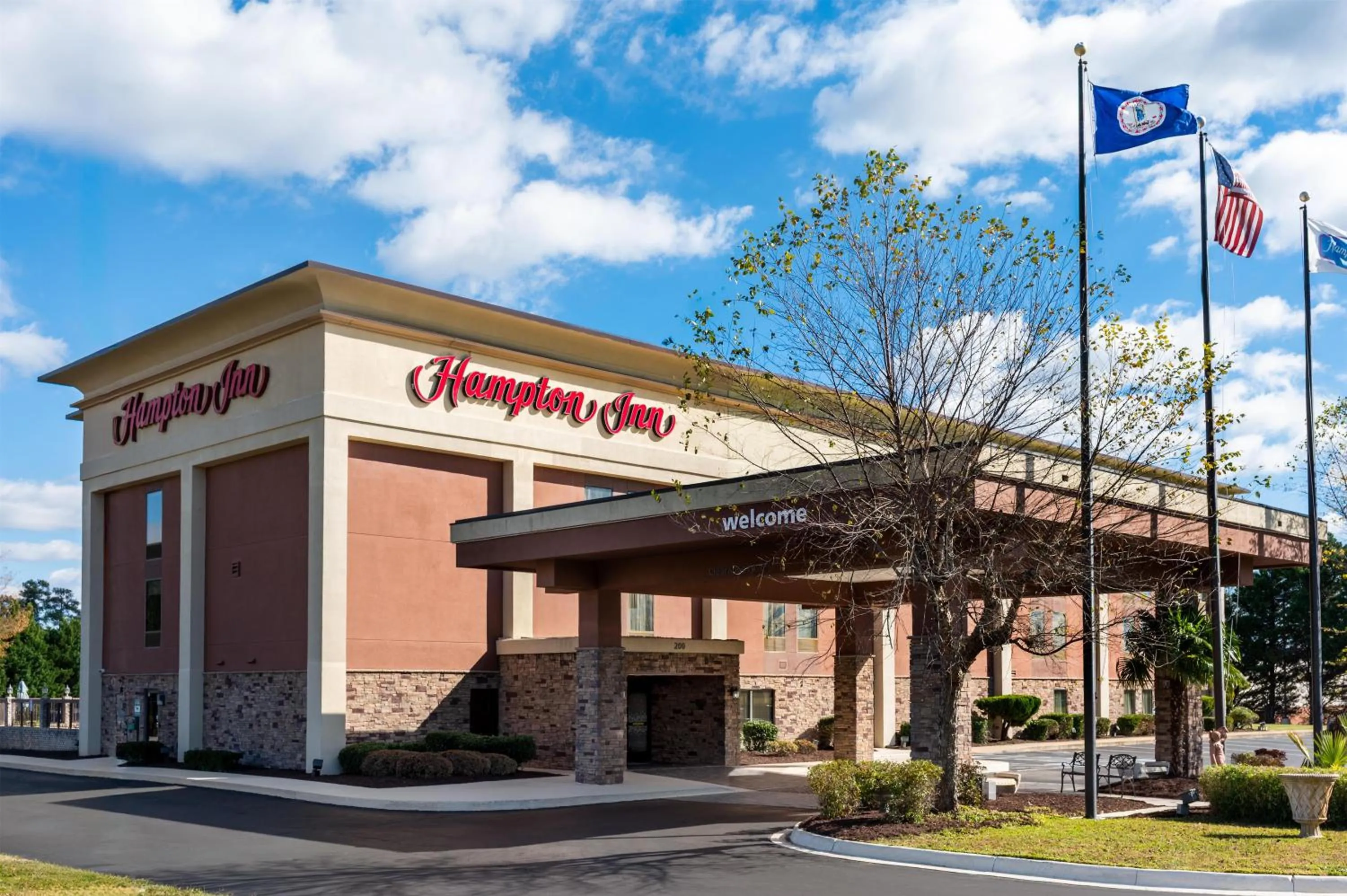 Property building in Hampton Inn South Hill