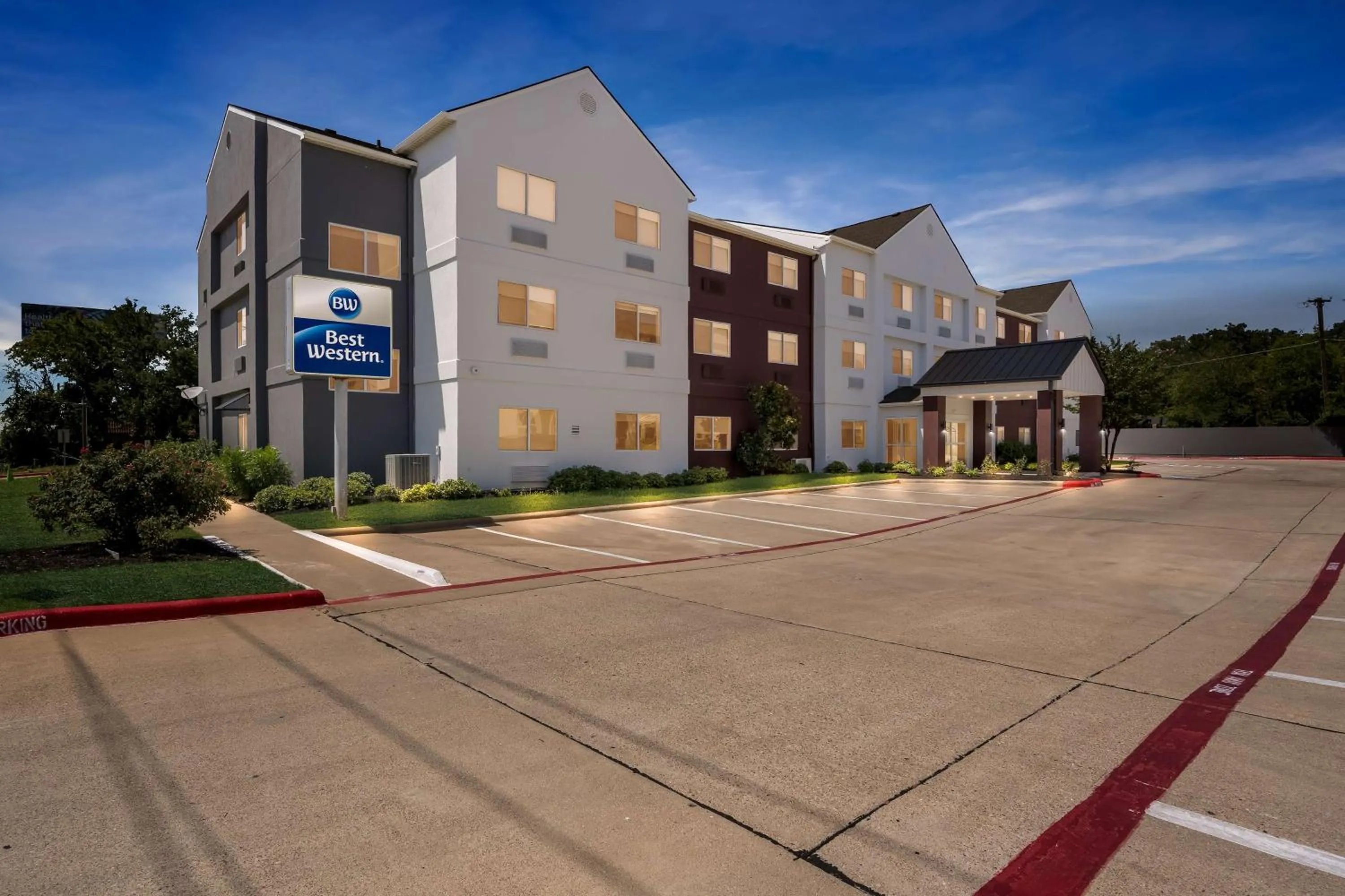 Property building in Best Western Bryan College Station