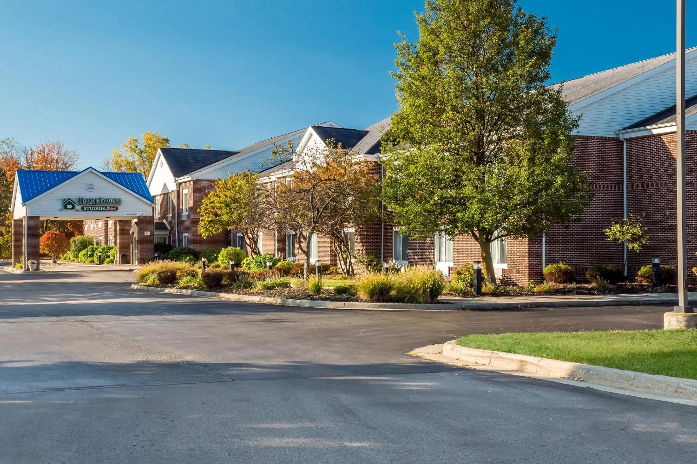 Property building in HomeTowne Studios by Red Roof East Lansing - Okemos