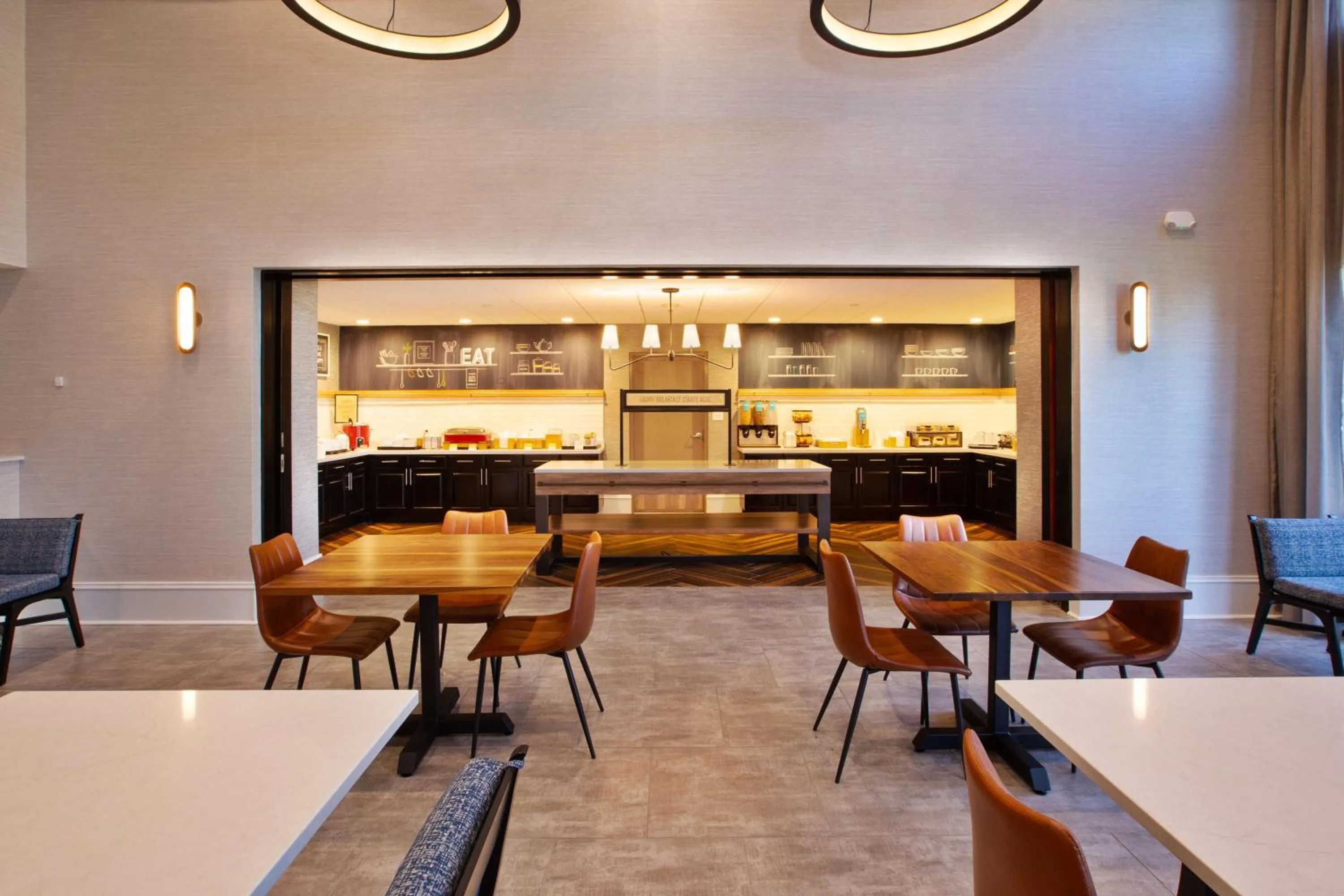 Breakfast in Hampton Inn & Suites Spartanburg-I-26-Westgate Mall