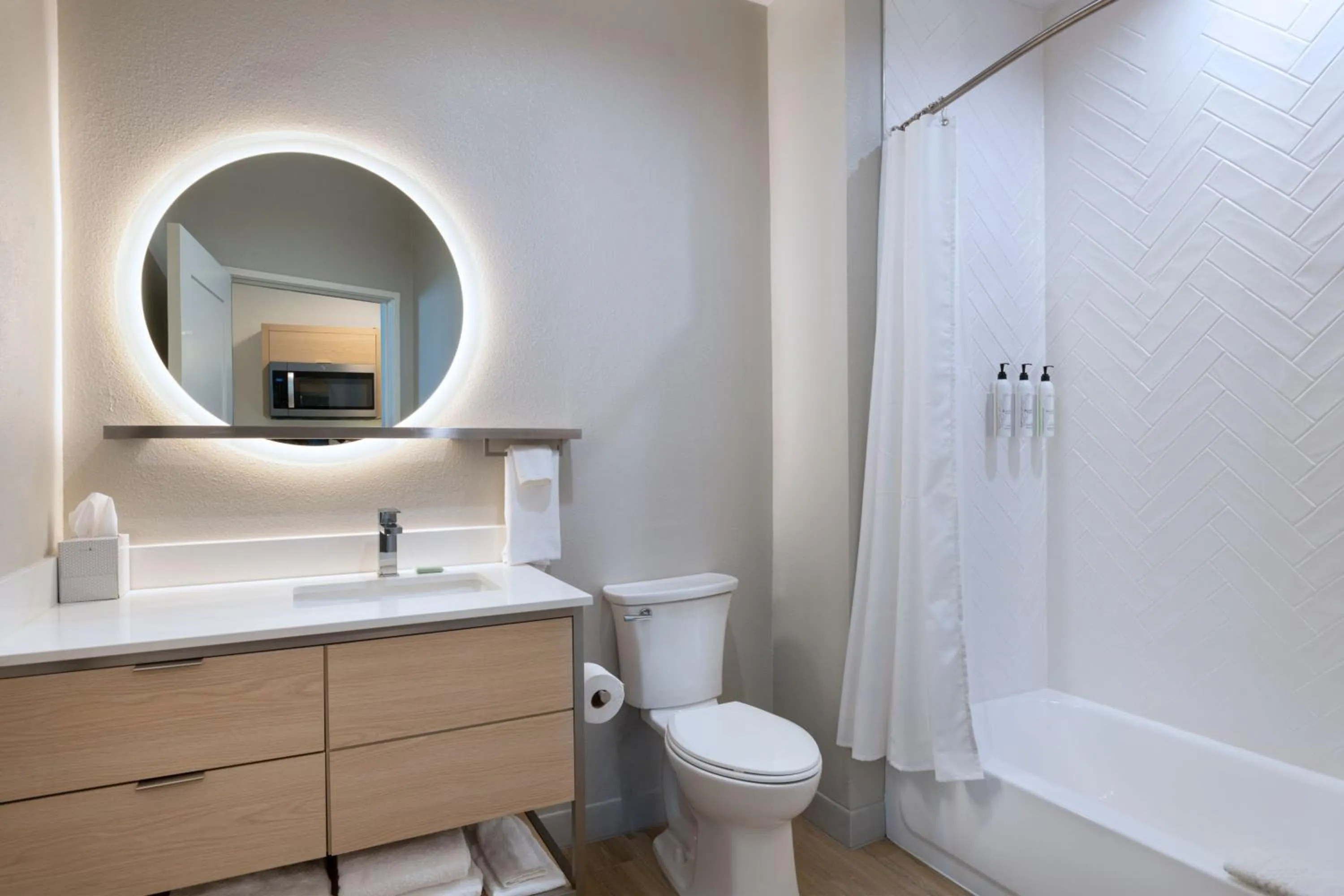 Bathroom in TownePlace Suites by Marriott Weatherford