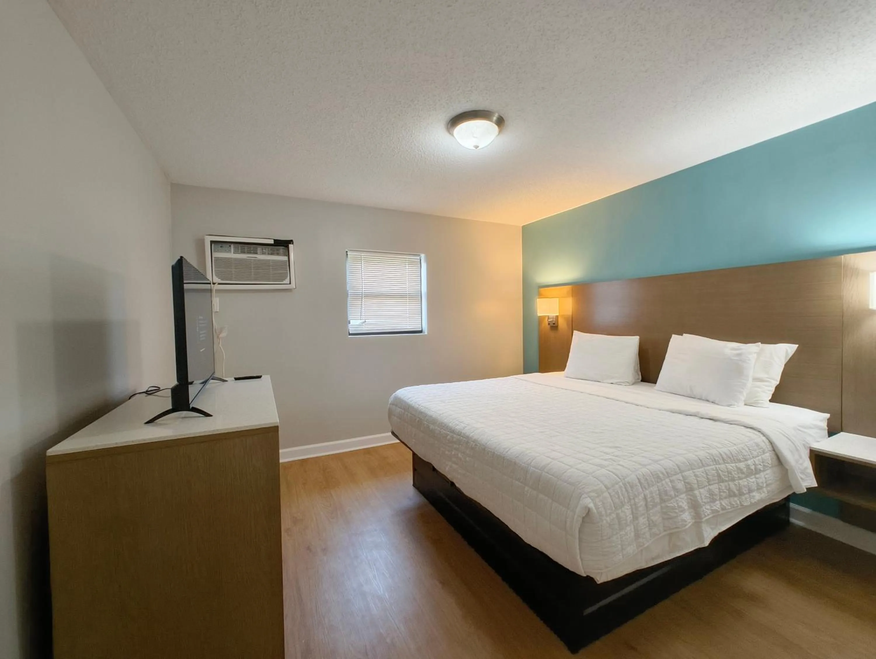 Bed in Sand Dollar Motel