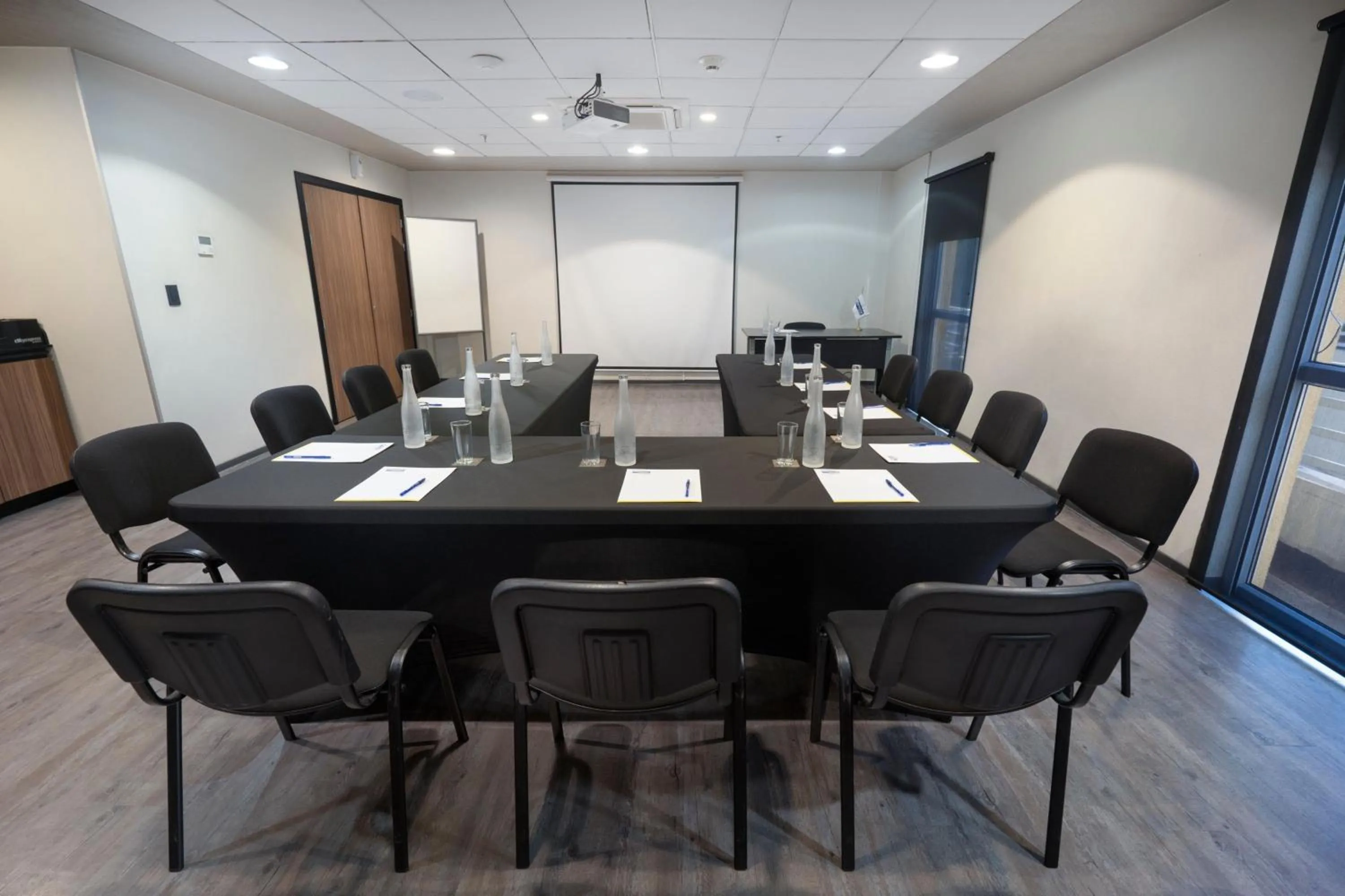 Meeting/conference room in City Express by Marriott Santiago Aeropuerto