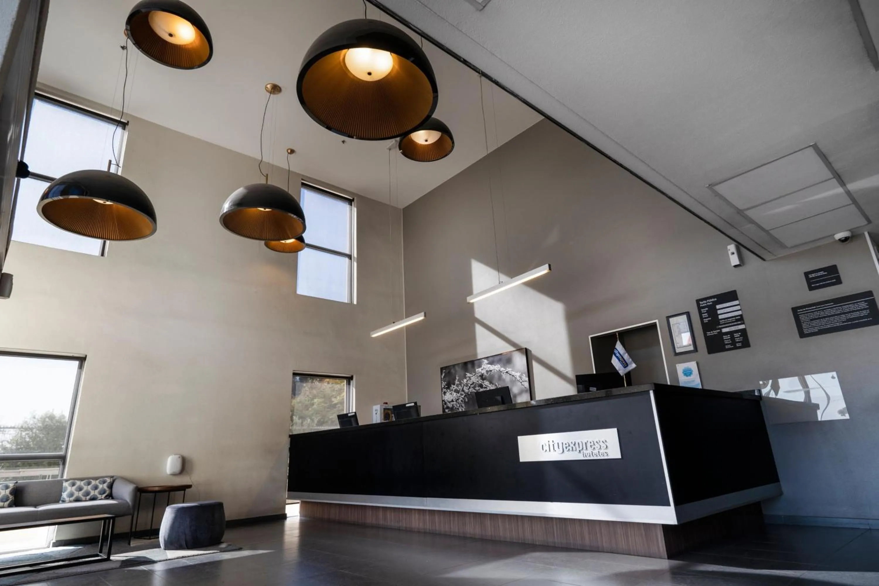Lobby or reception in City Express by Marriott Santiago Aeropuerto