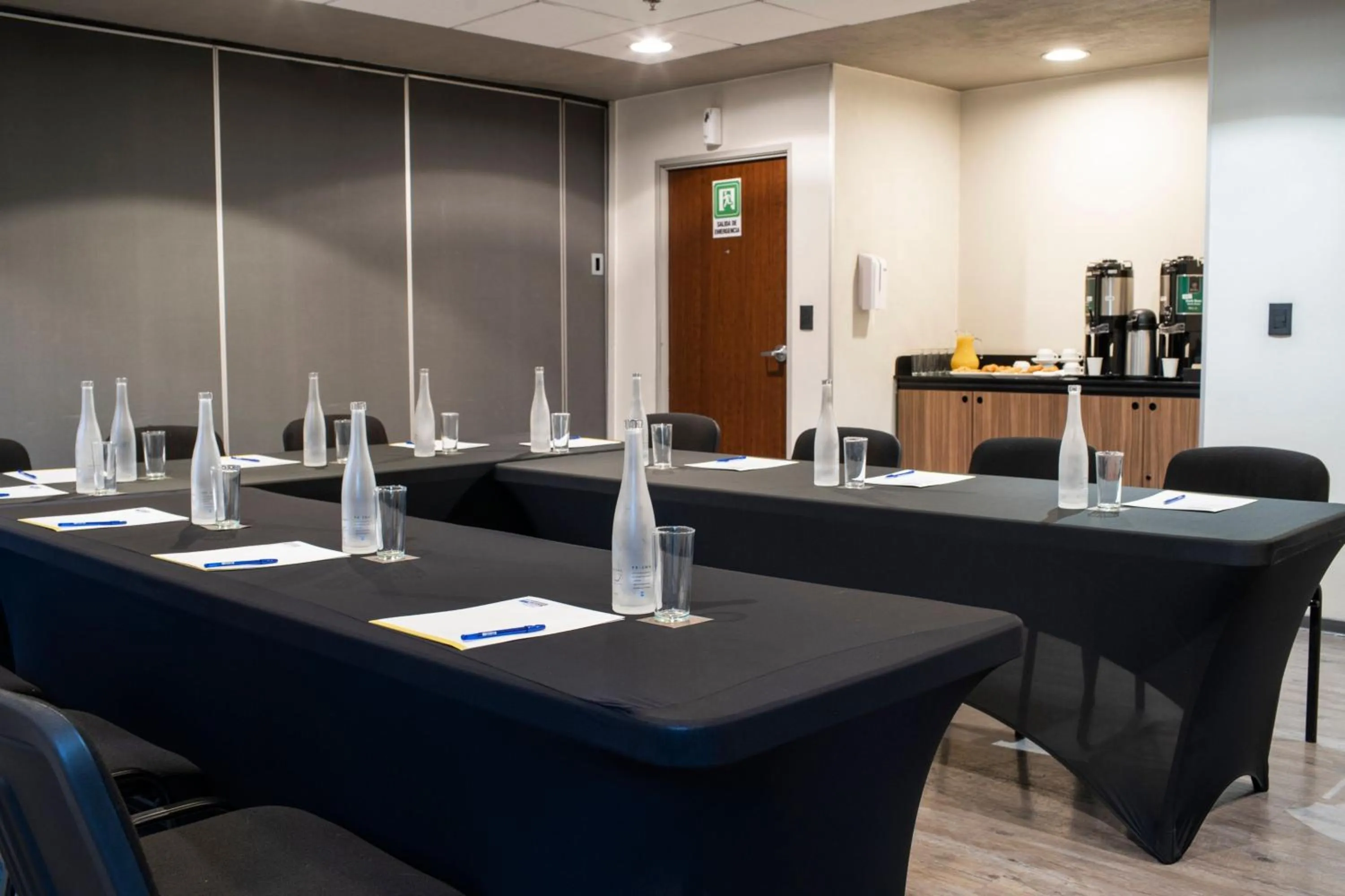 Meeting/conference room in City Express by Marriott Santiago Aeropuerto