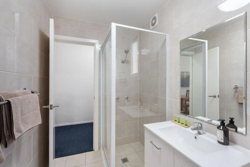 Bathroom in Royal Motel Tenterfield