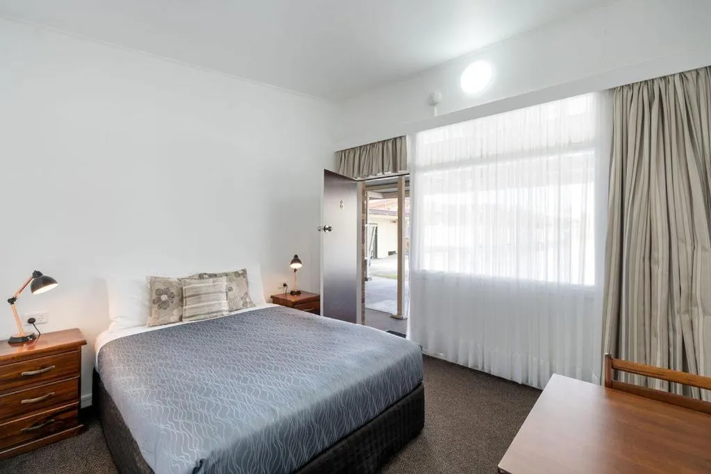 Bedroom, Bed in Royal Motel Tenterfield