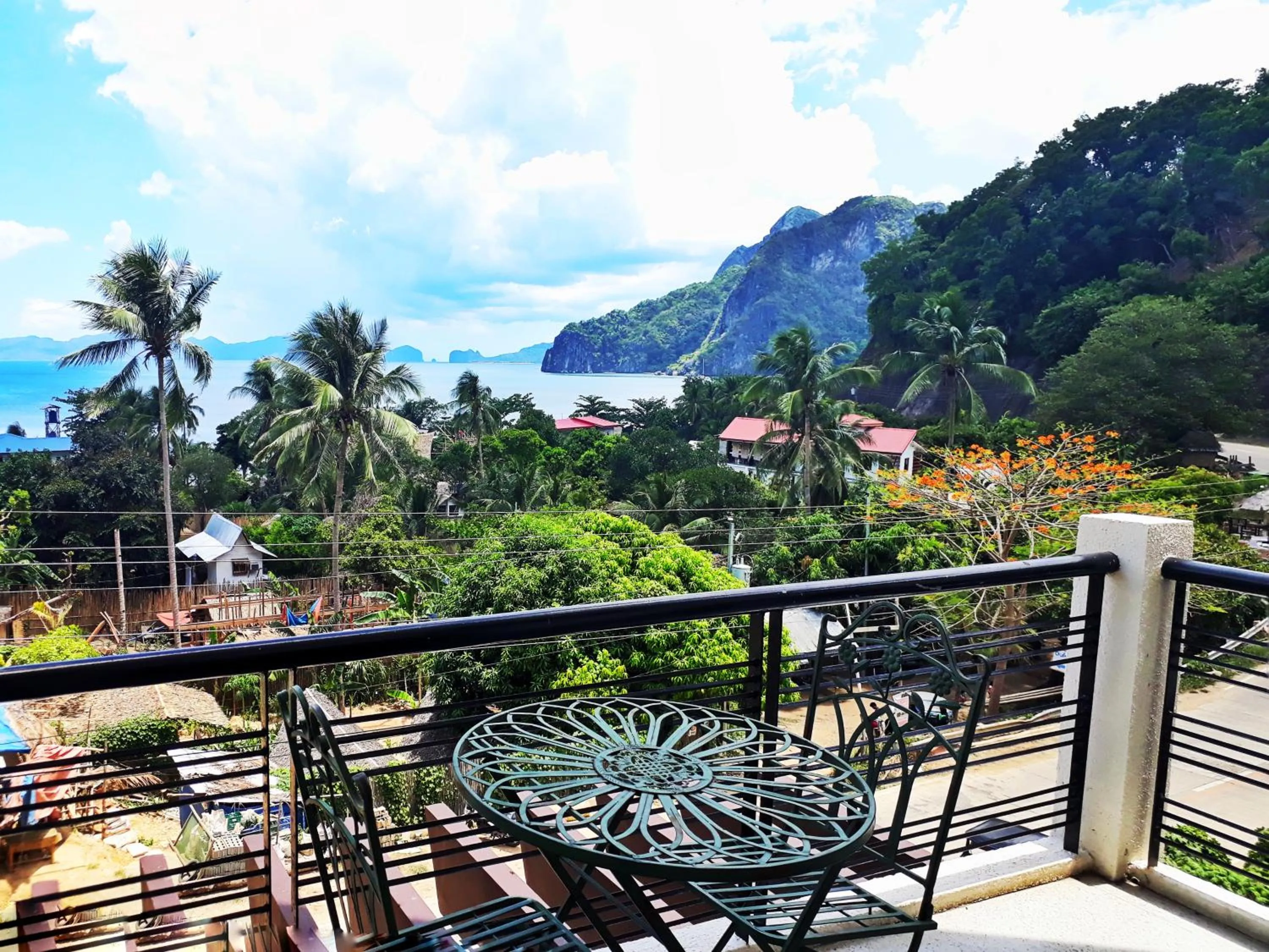 Property building in Bayview Country Inn El Nido