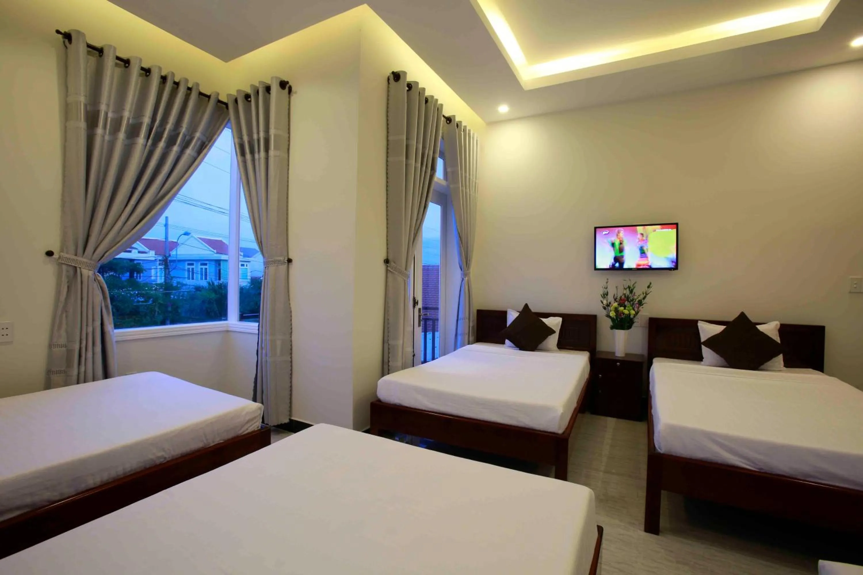 Garden, Bed in Basil Homestay