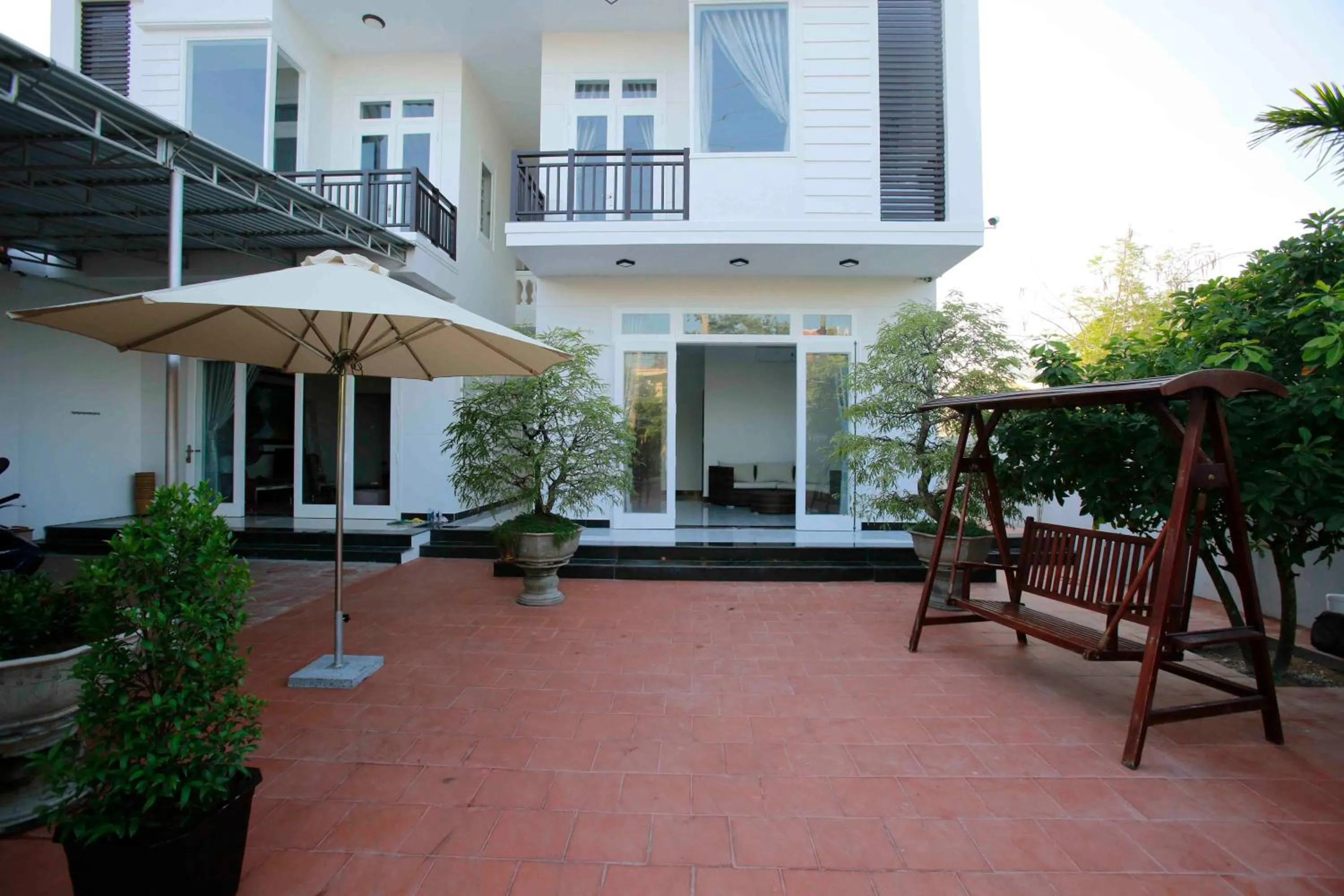 Facade/entrance in Basil Homestay