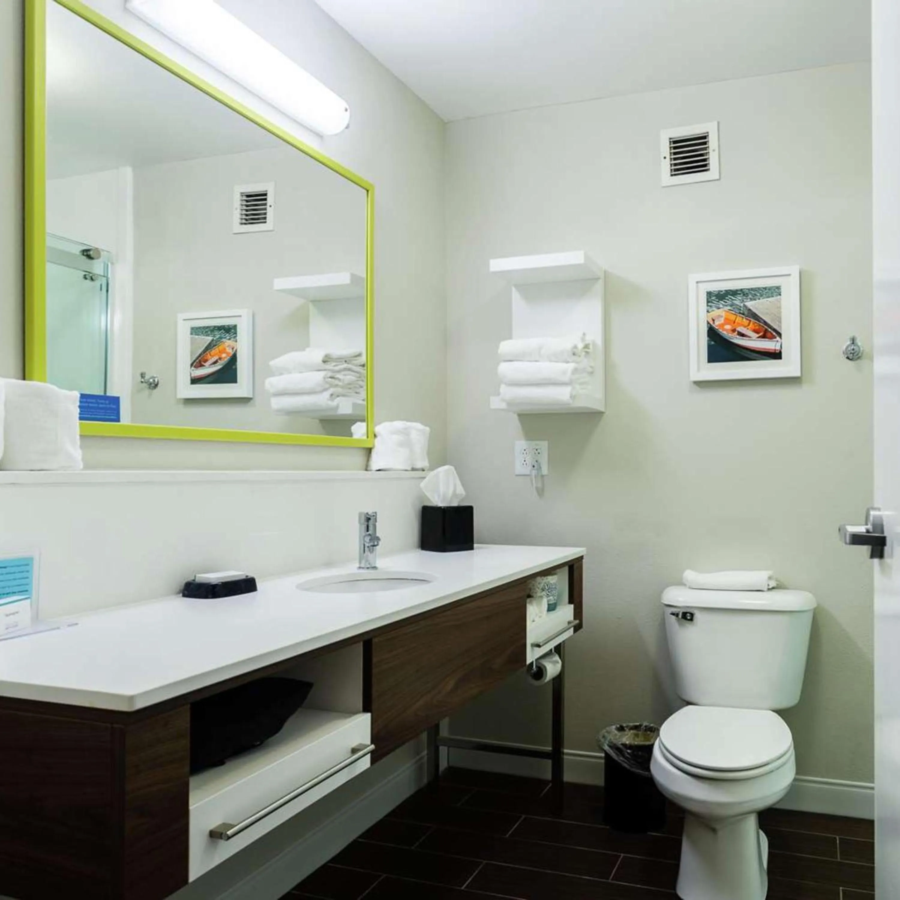 Bathroom in Hampton Inn Somerset