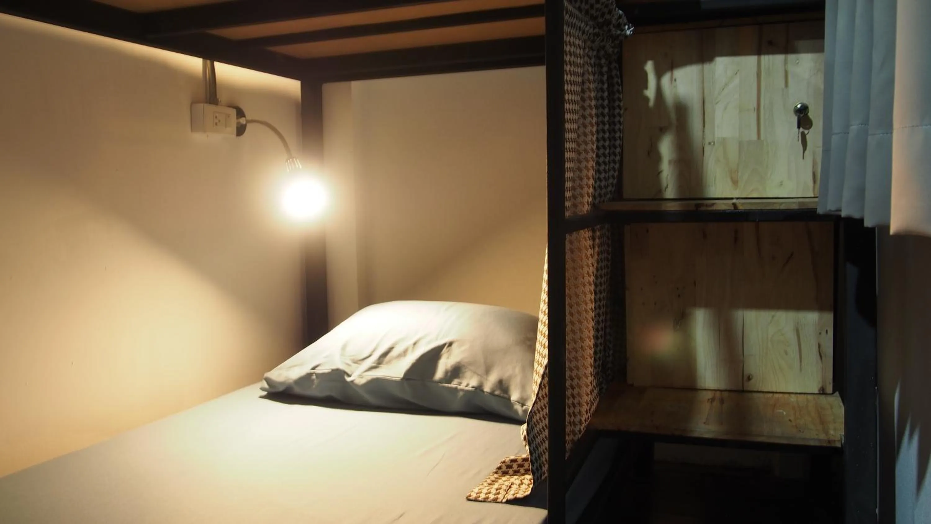 bunk bed, Bed in Dhub Hostel Donmueng