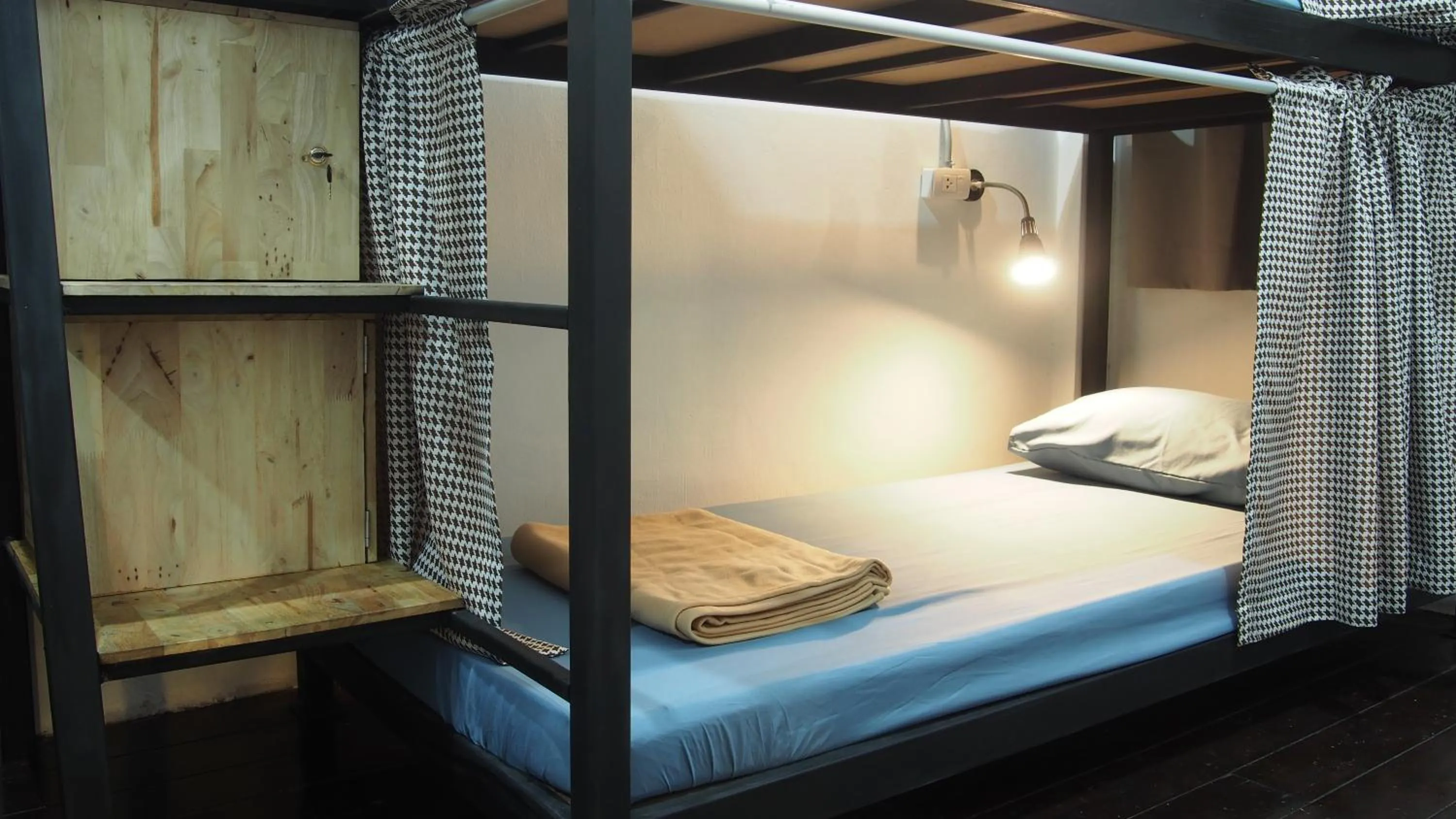 bunk bed, Bed in Dhub Hostel Donmueng