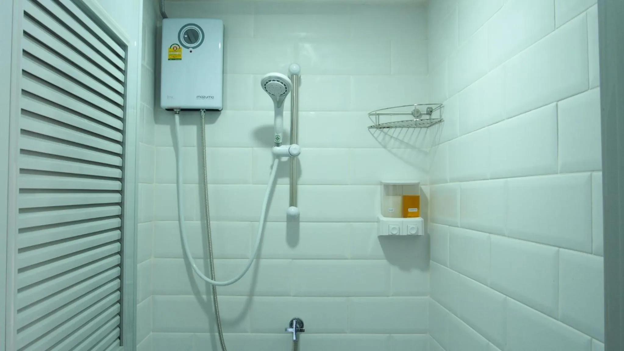 Shower in Dhub Hostel Donmueng