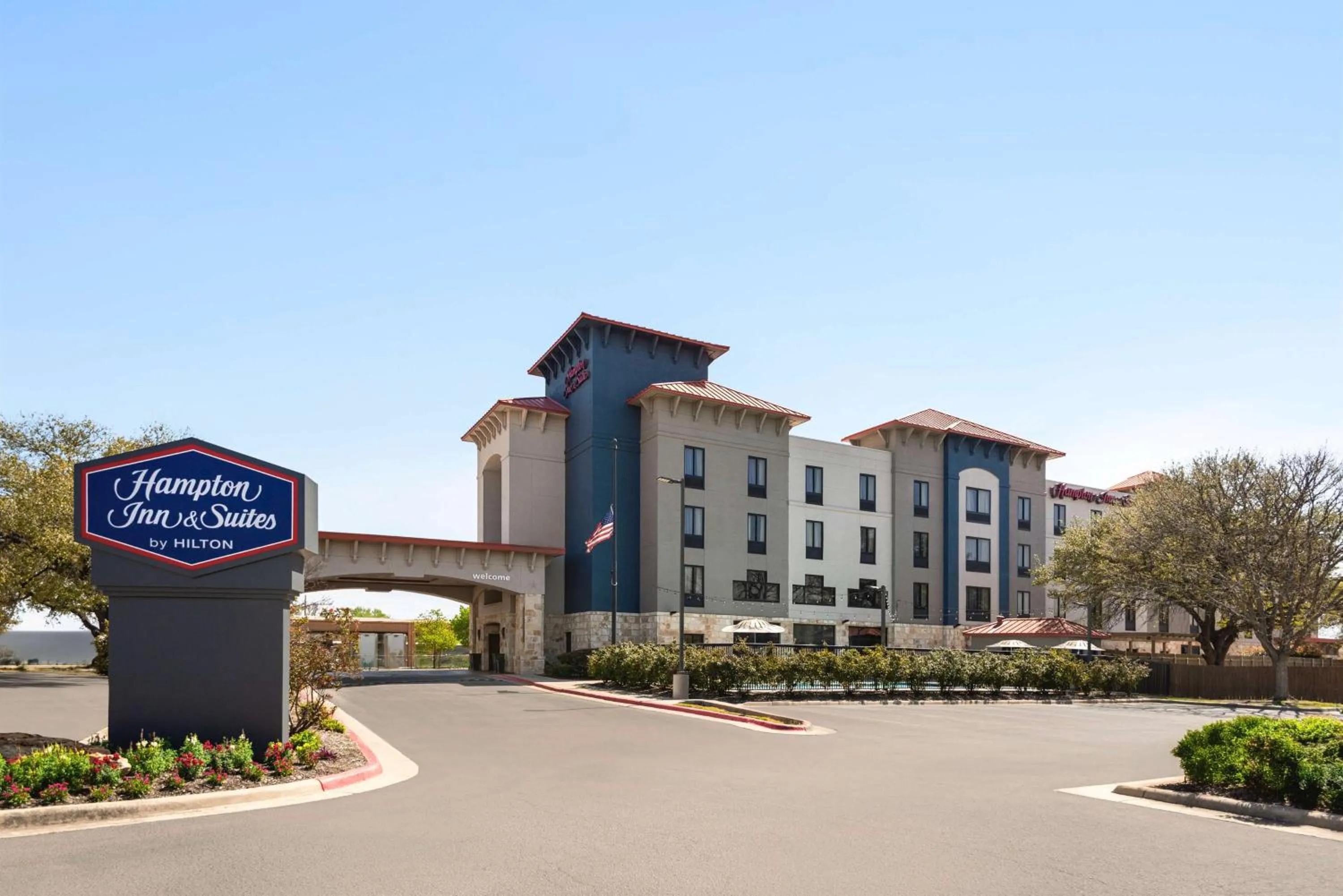 Property building in Hampton Inn & Suites San Marcos