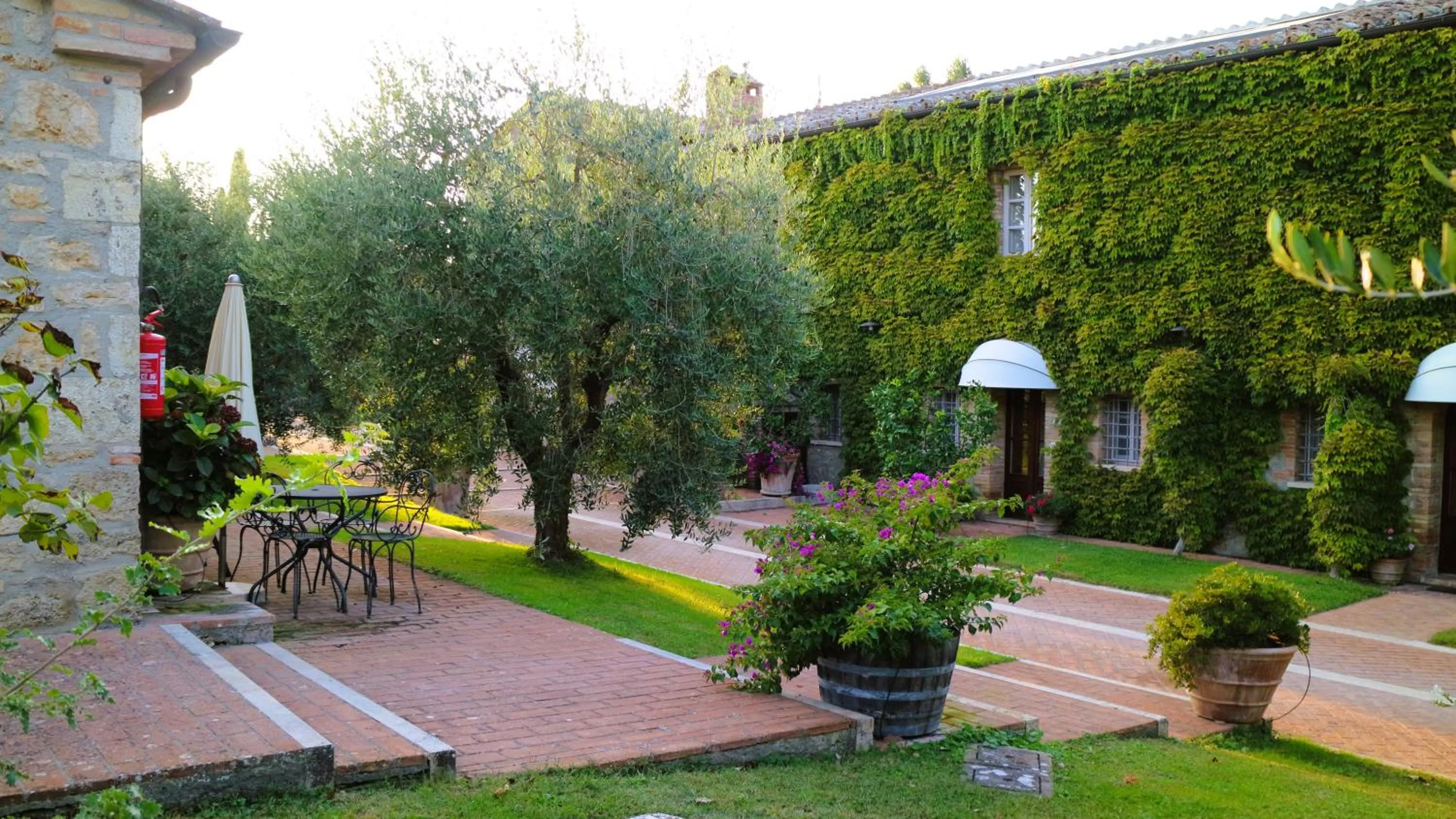 Property building in Agriturismo La Sovana