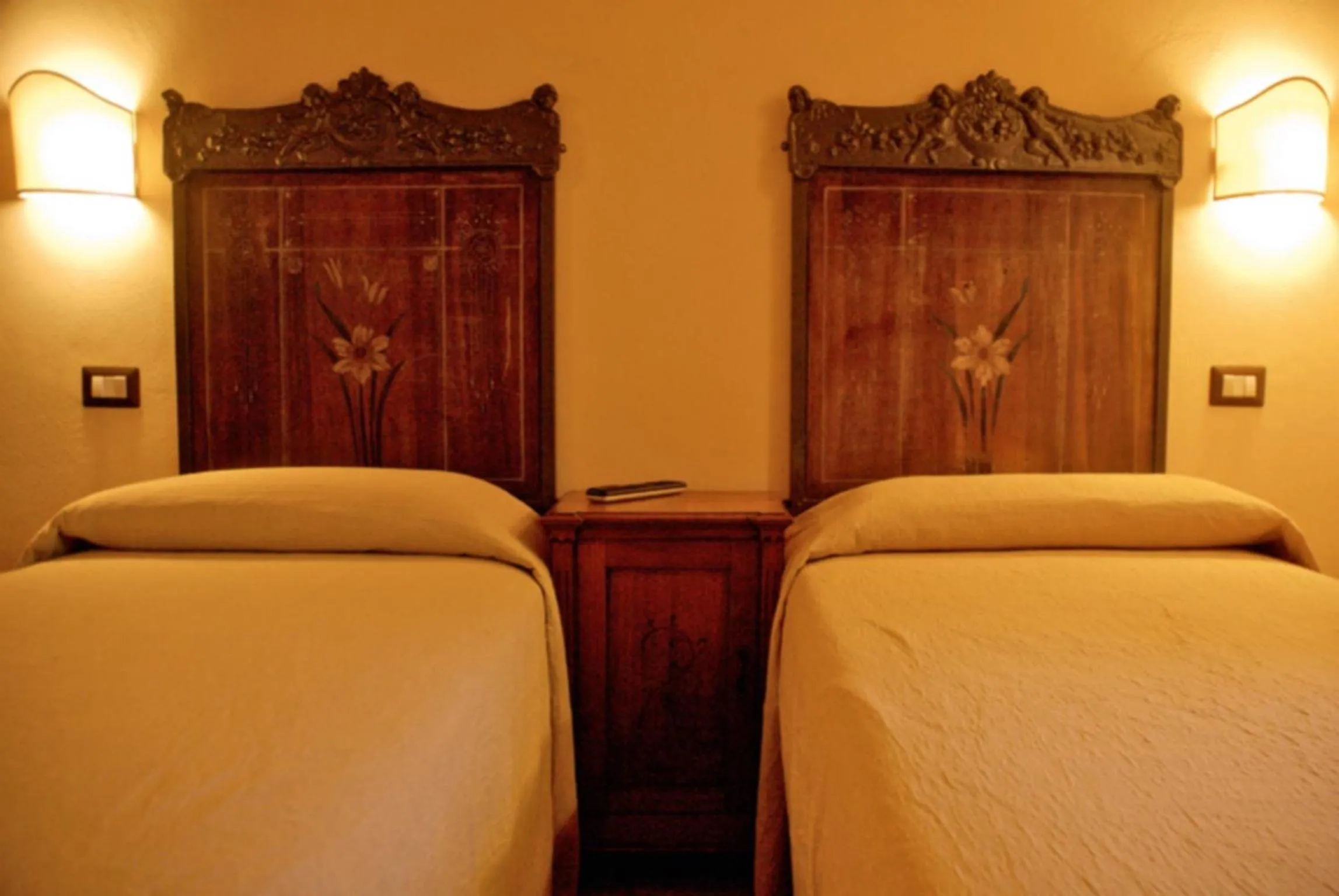 Decorative detail, Bed in Agriturismo La Sovana