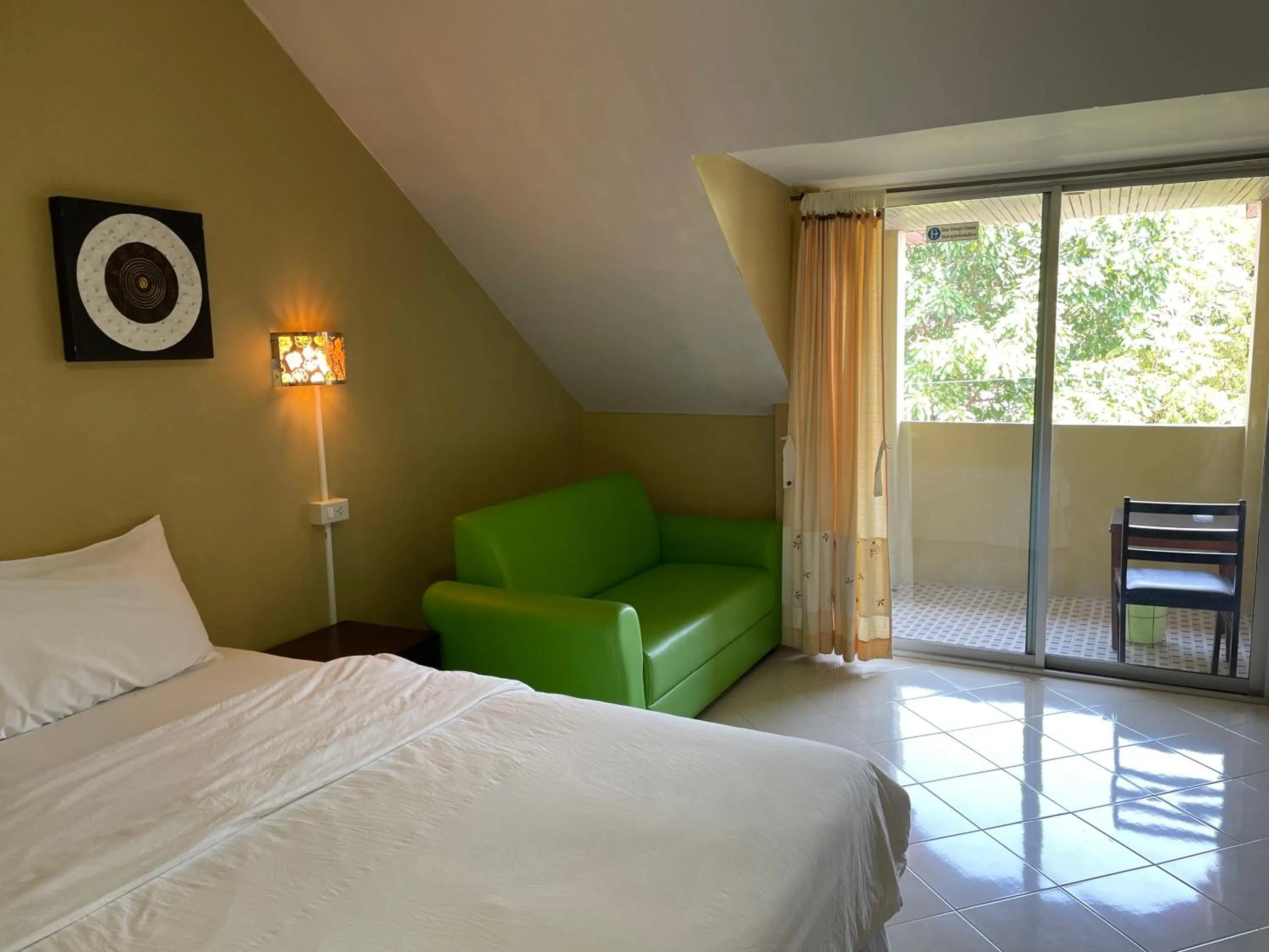 Photo of the whole room, Bed in Nawaporn Place