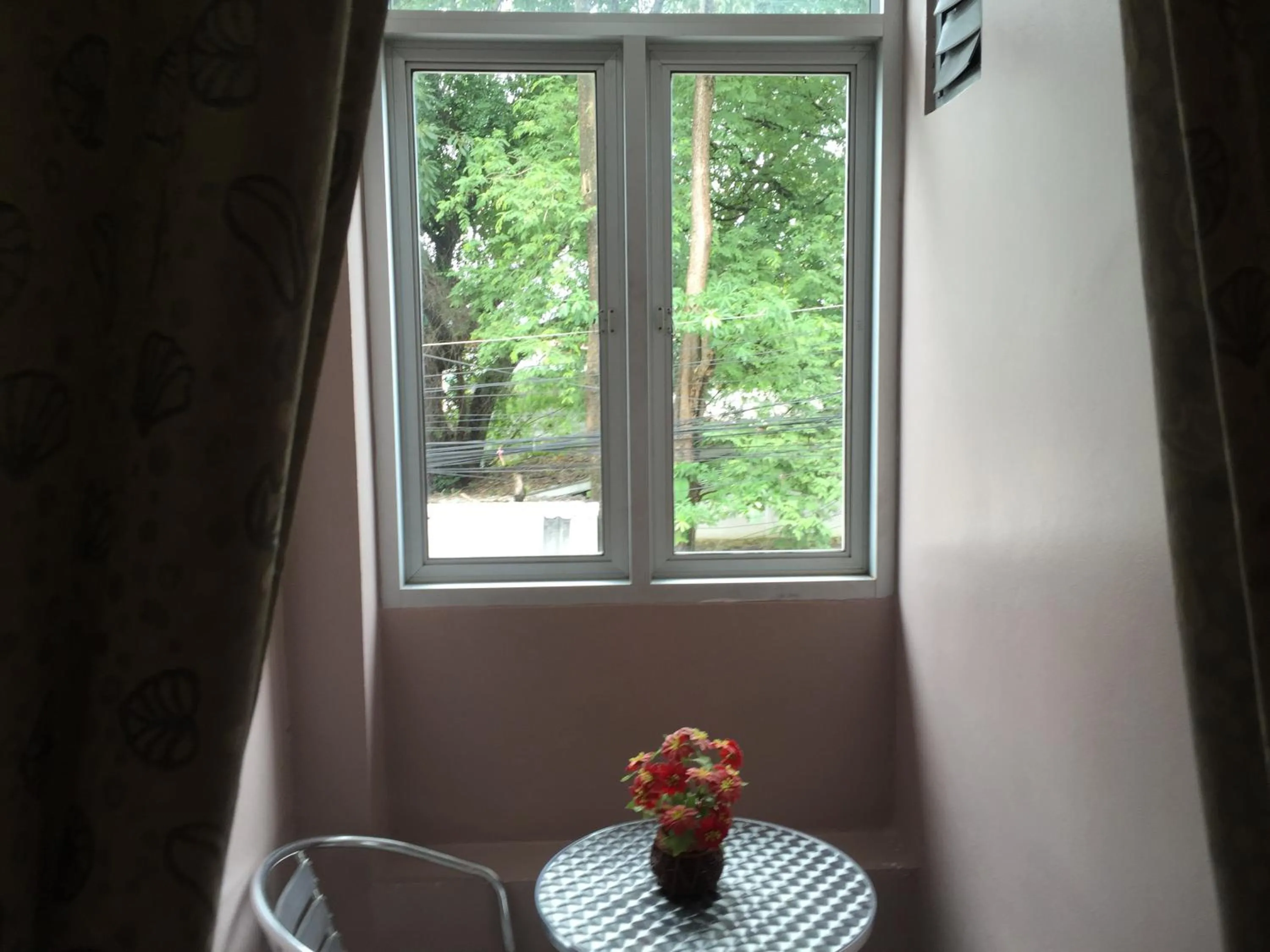 Day in Nawaporn Place