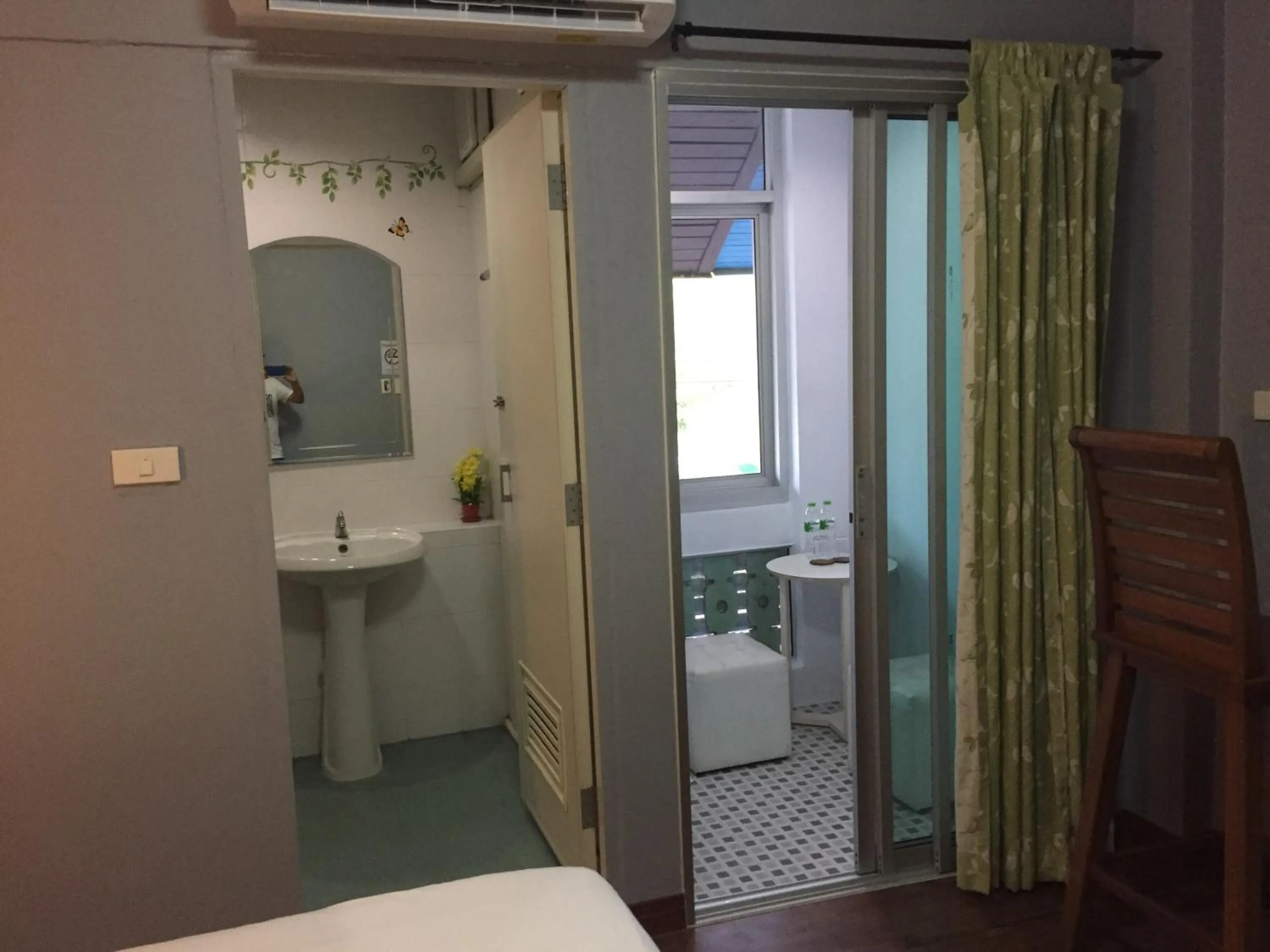 Photo of the whole room in Nawaporn Place