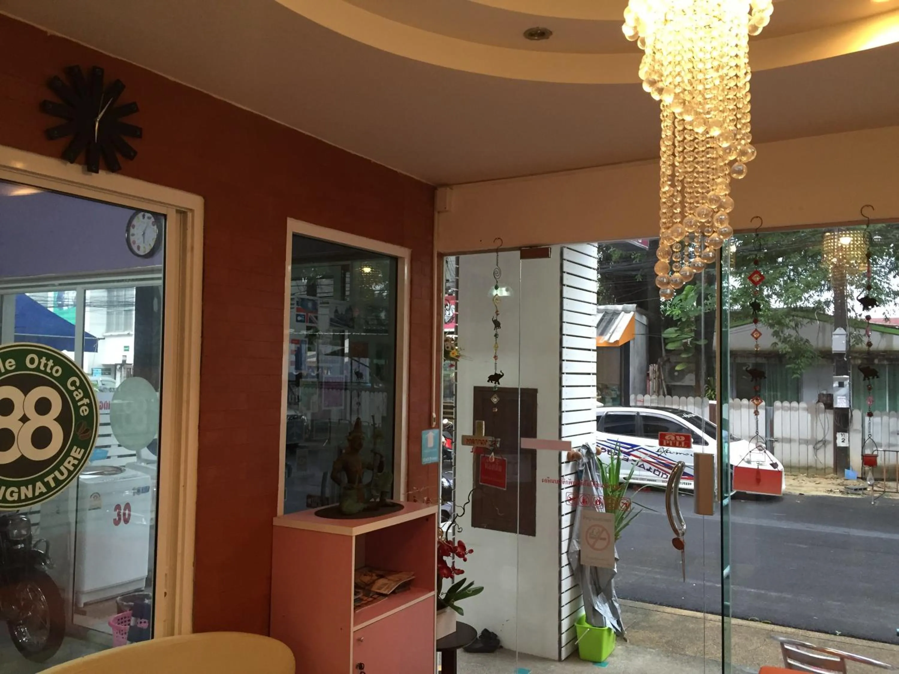 Day in Nawaporn Place