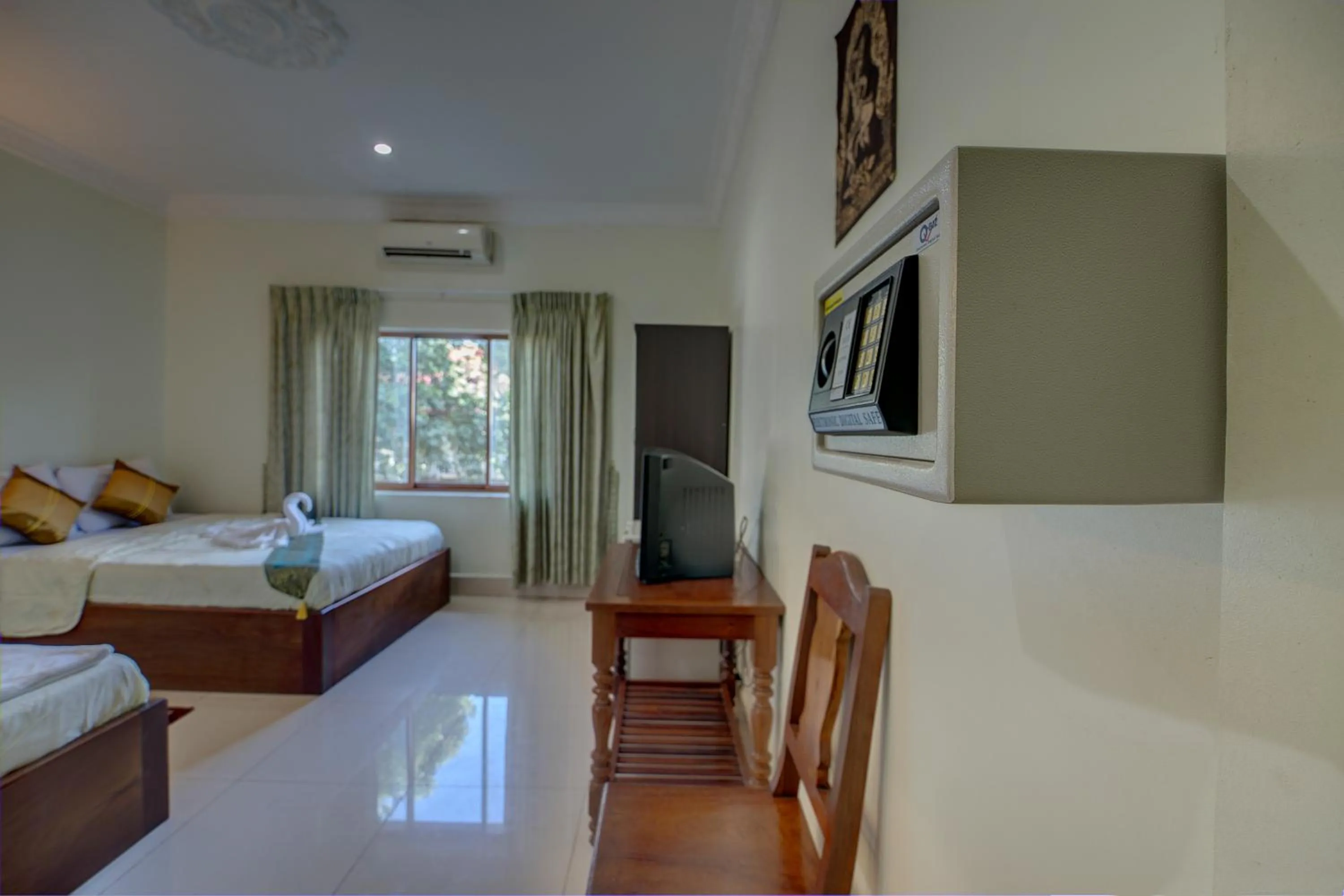 Photo of the whole room, Bed in DV Angkor Villa