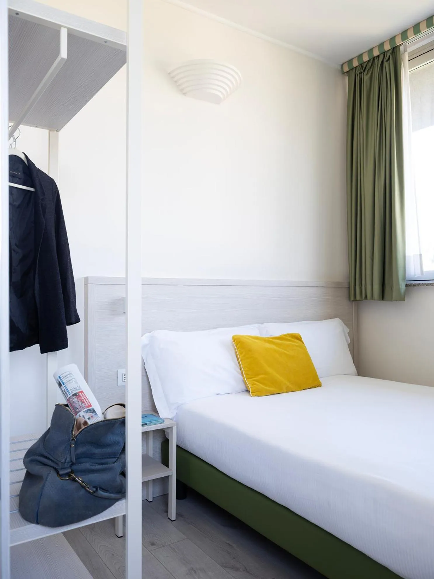 Bedroom, Bed in Hotel Embassy