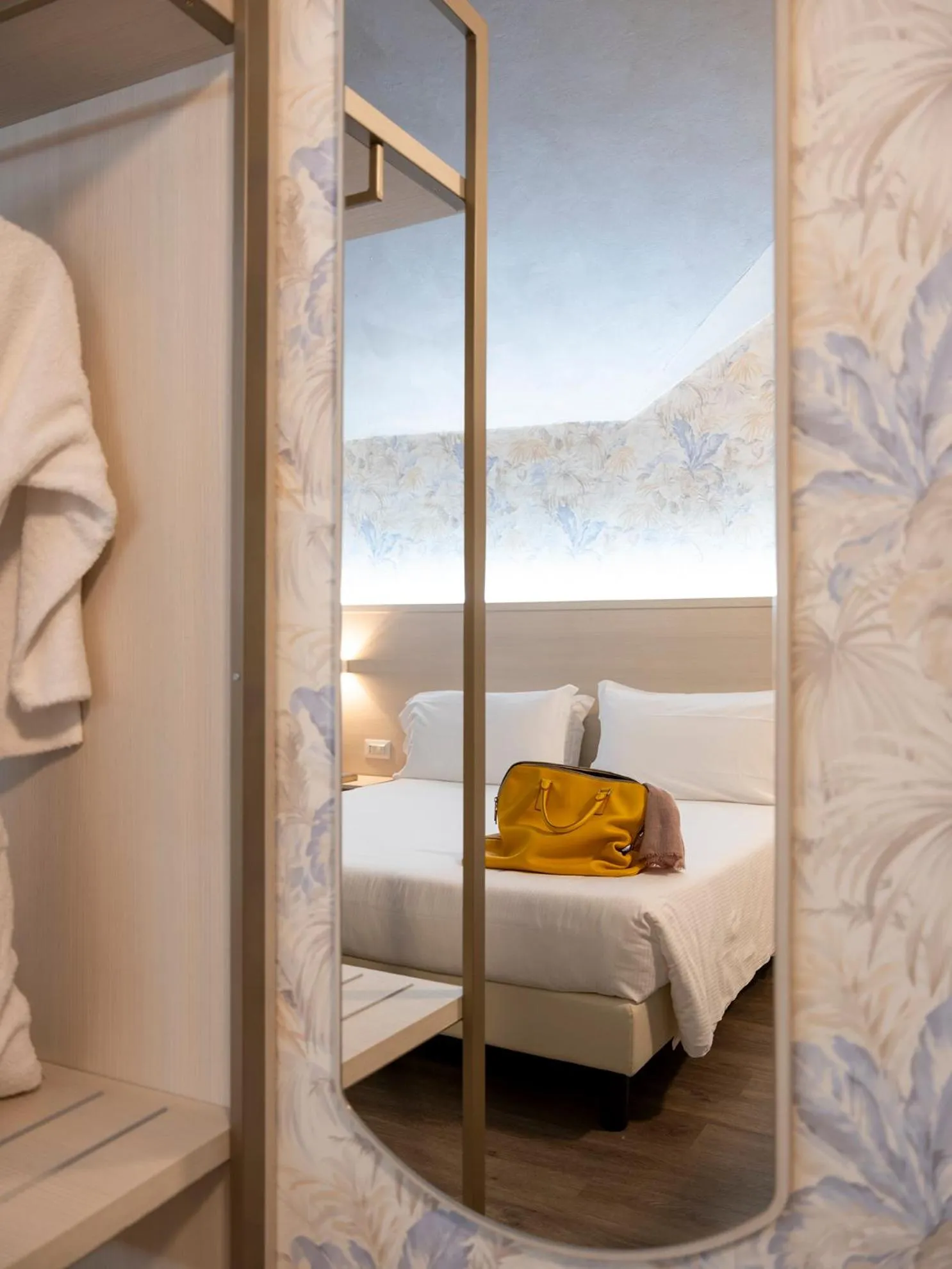 Bedroom, Bed in Hotel Embassy