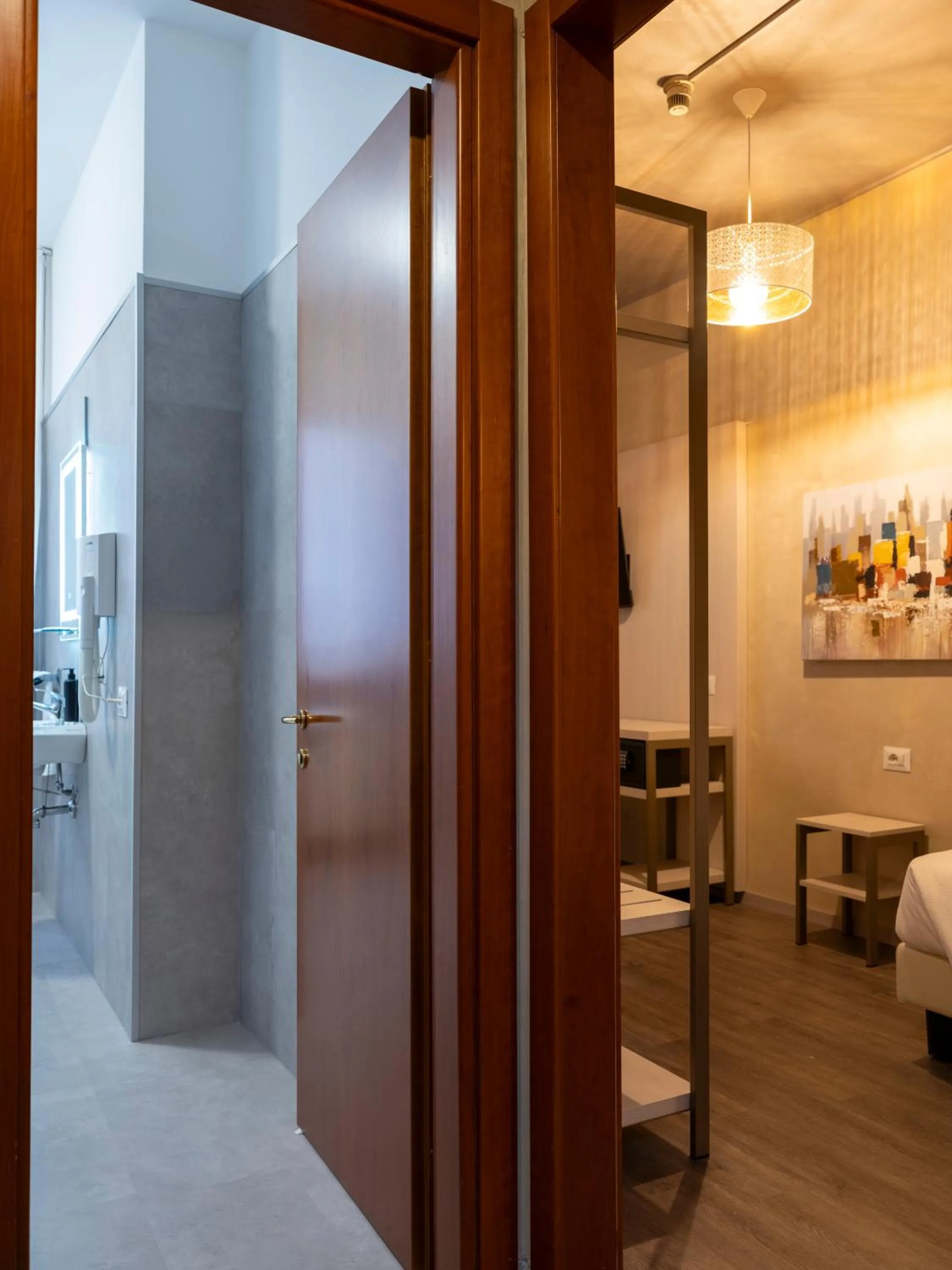 Bedroom, Bed in Hotel Embassy