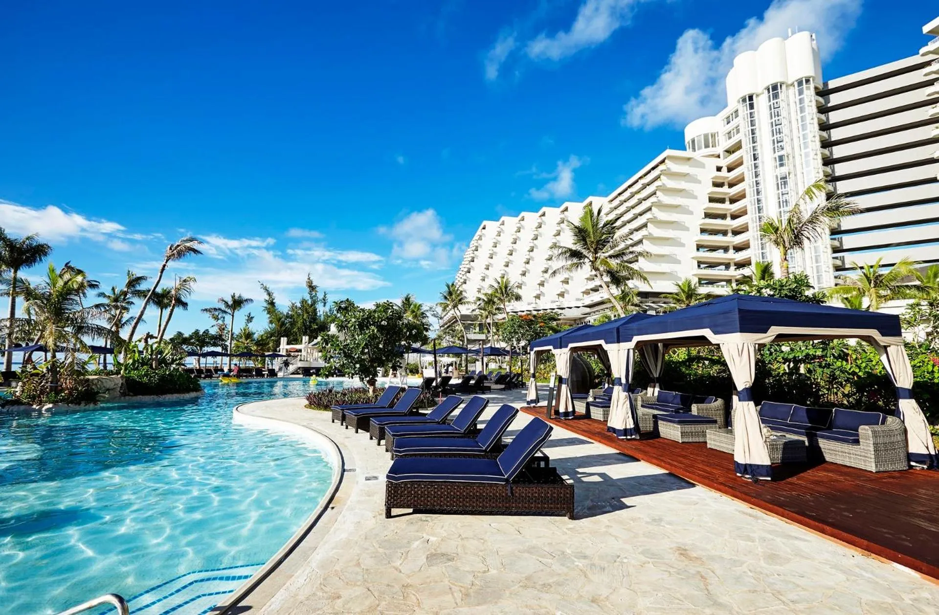 Swimming pool in Kensington Hotel Saipan