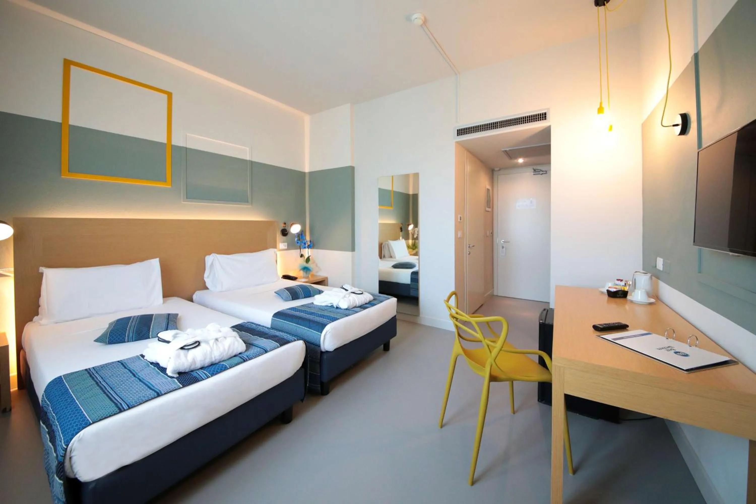 Photo of the whole room, Bed in Best Western Hotel Cristallo Mantova