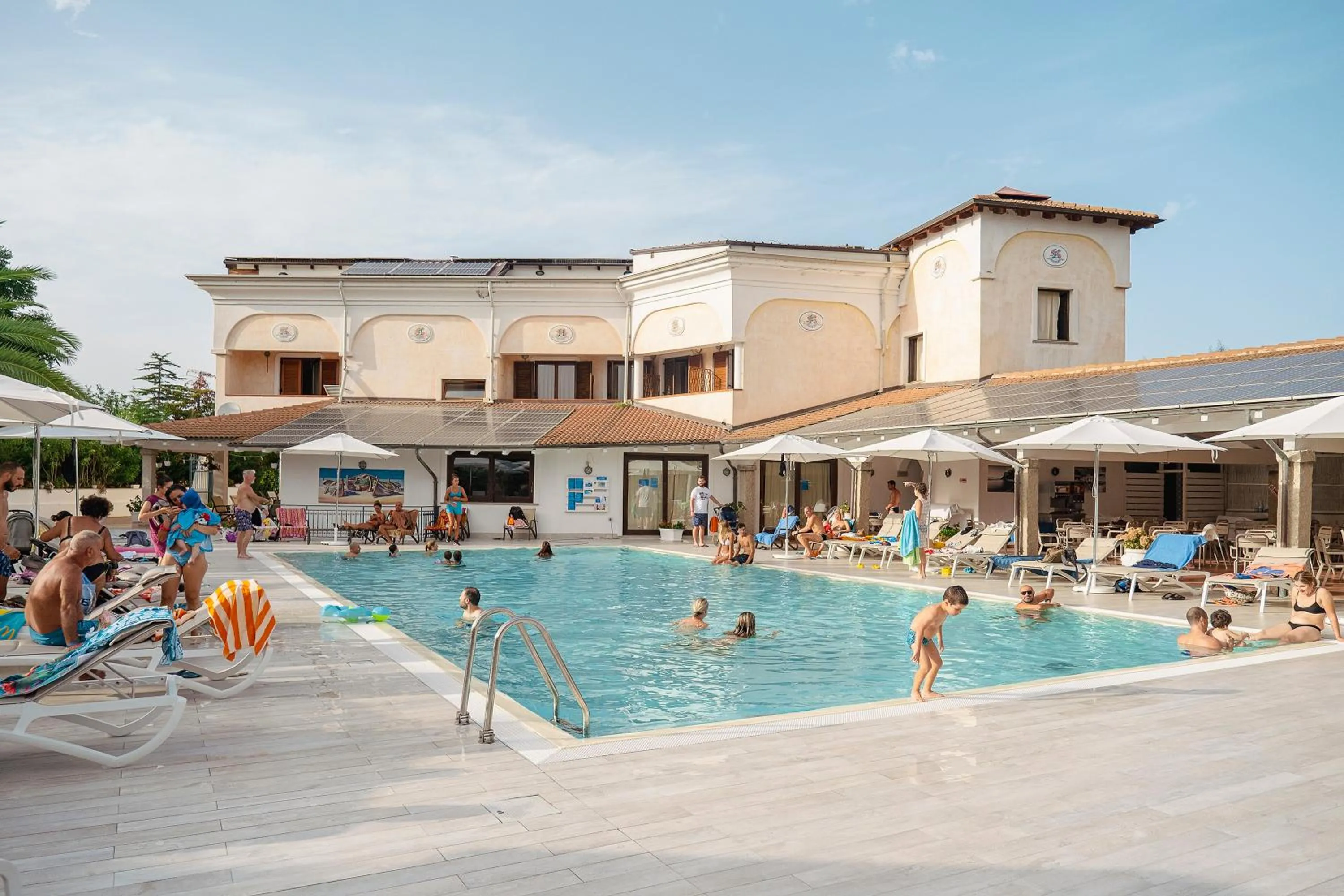 Swimming pool, Property Building in Amareclub Le Rose