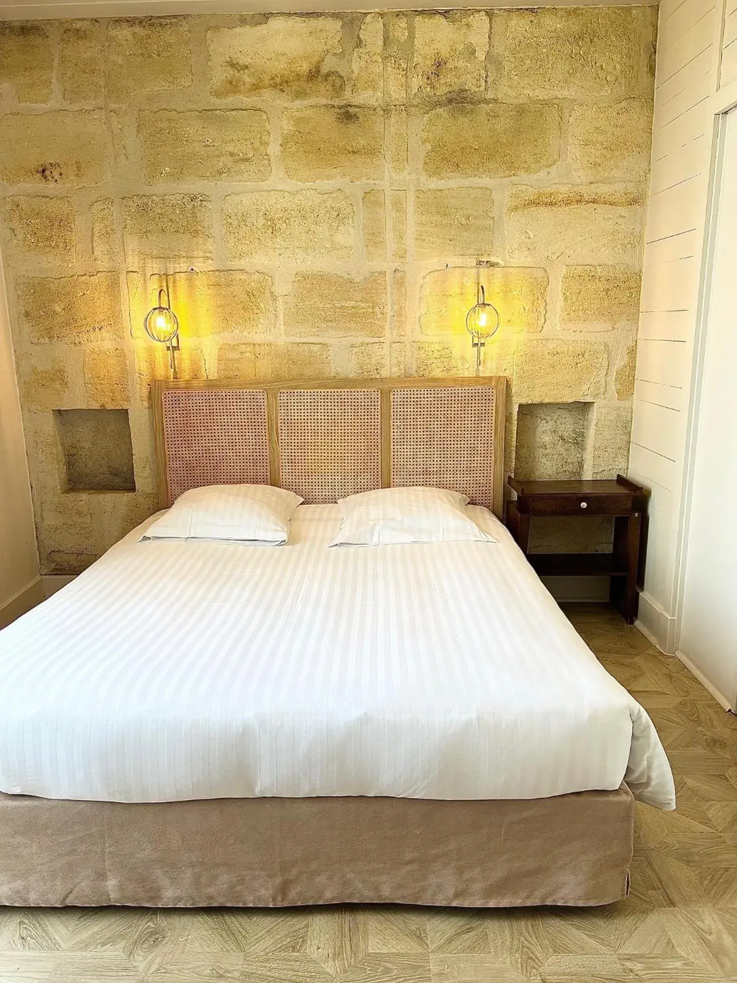 Standing Double Room in Hôtel La Tour Intendance Standing Double Room in Hôtel La Tour Intendance