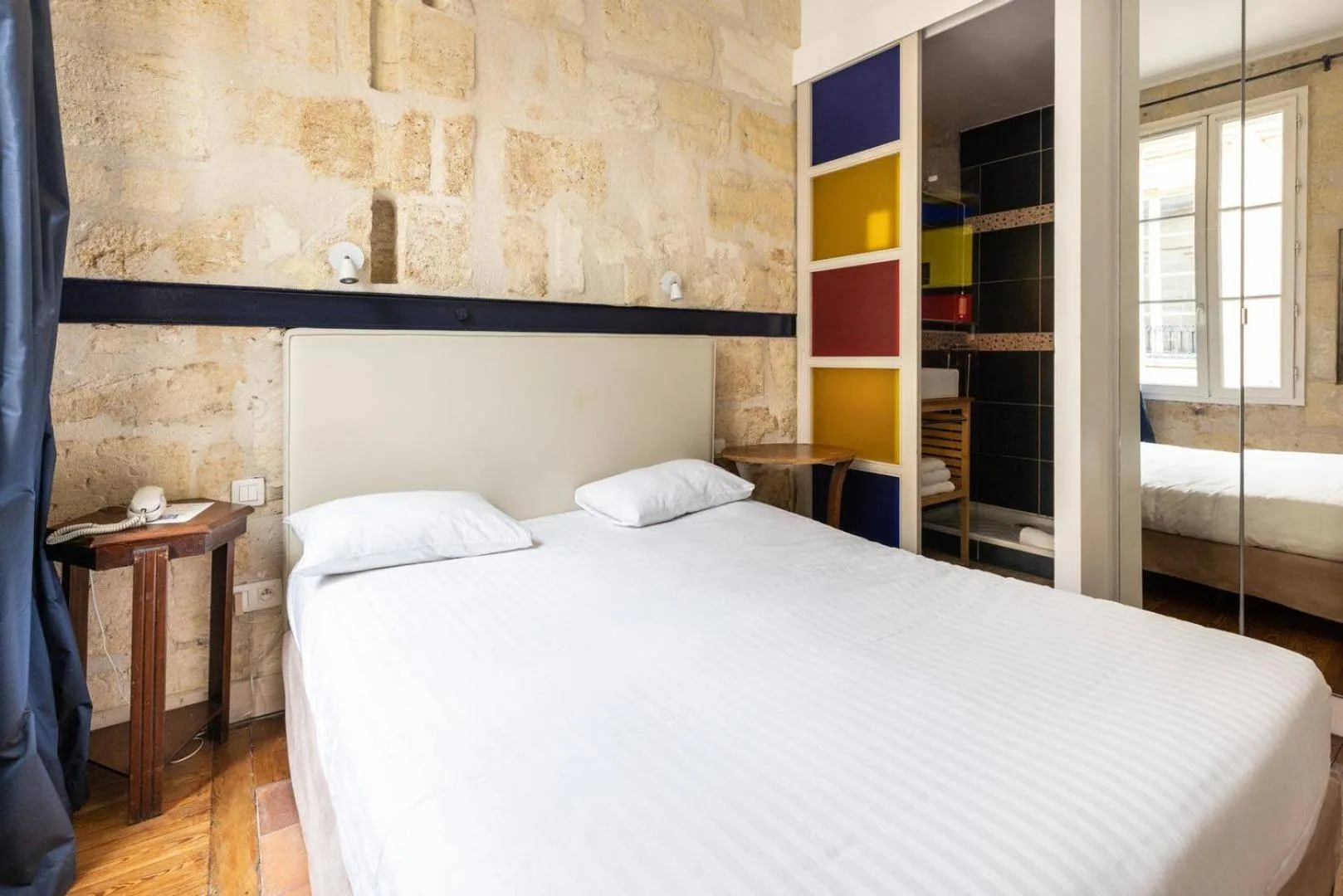 Bed in Hôtel La Tour Intendance