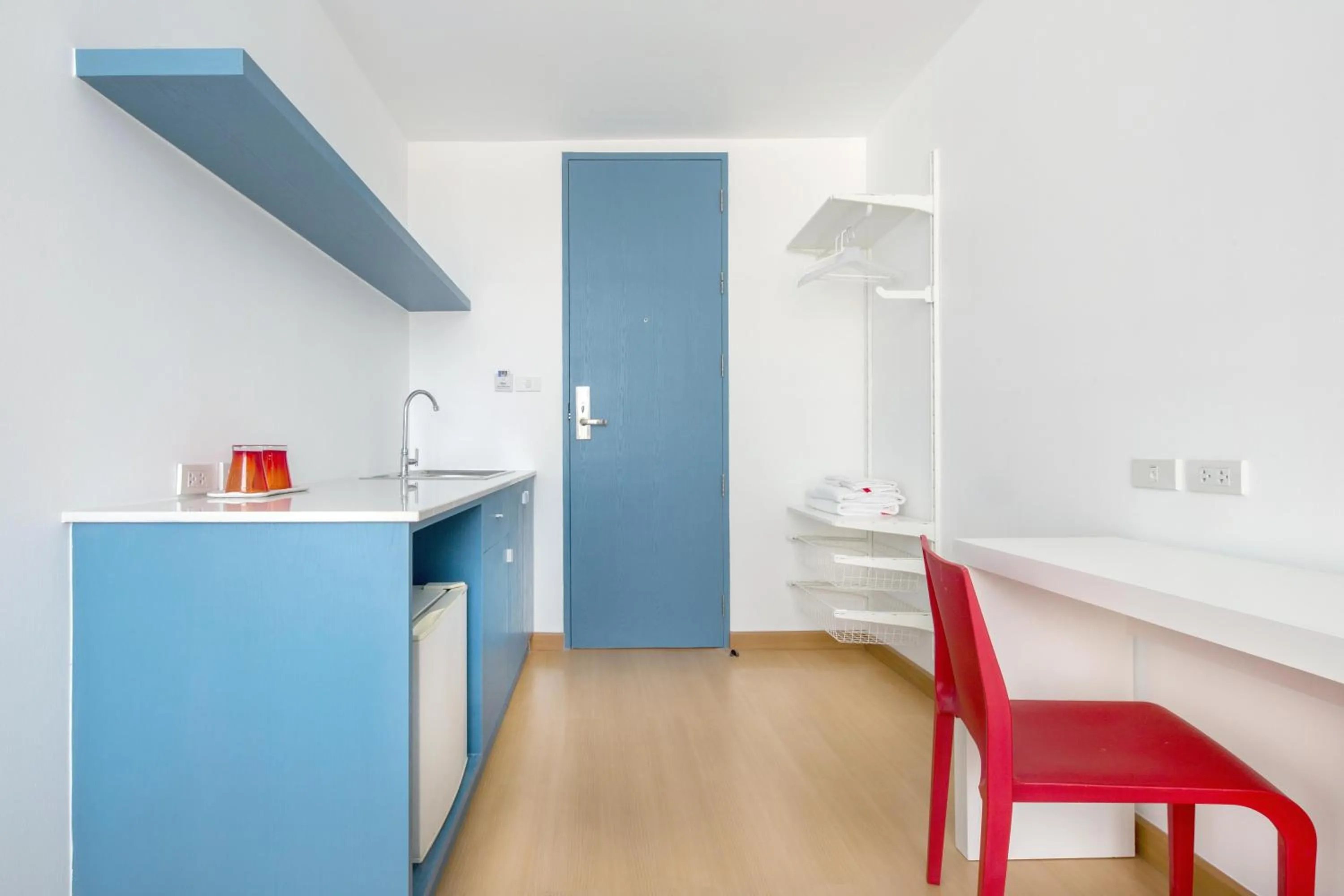 Day in 128 room and massage