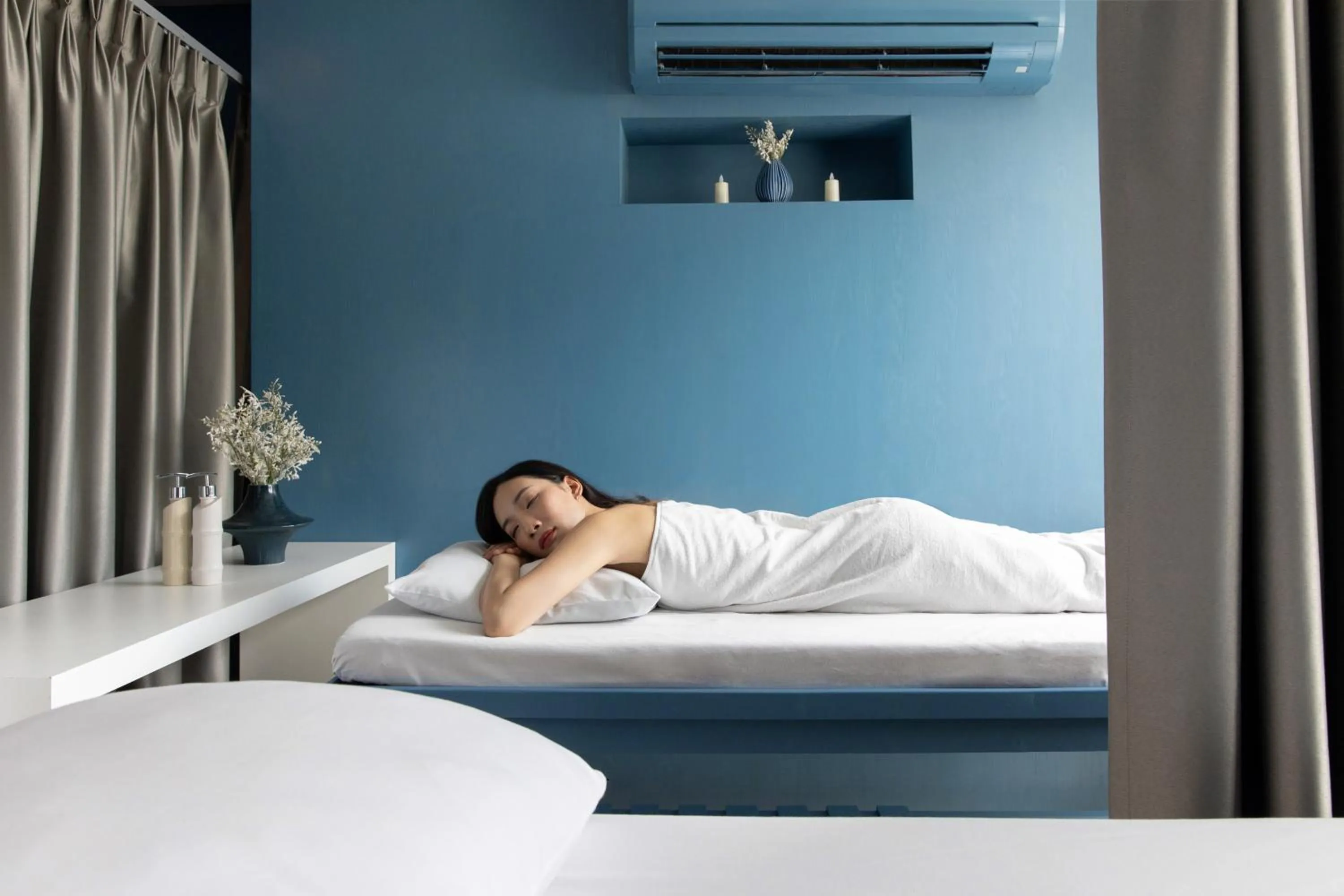 Massage, Bed in 128 room and massage