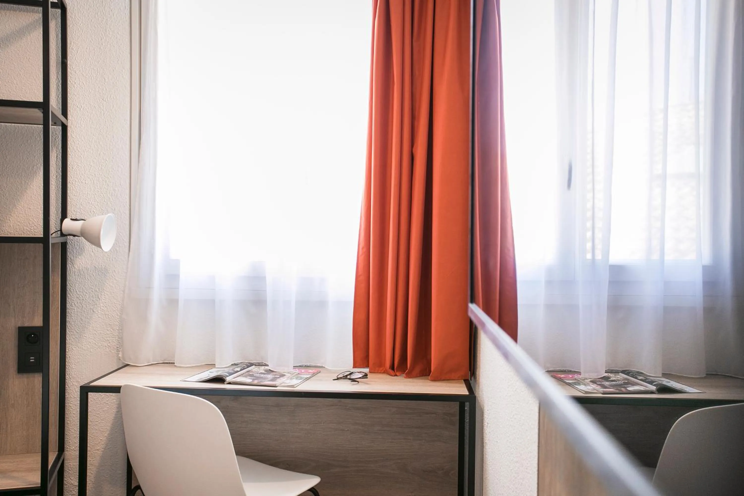 Bedroom in ibis Avignon Sud